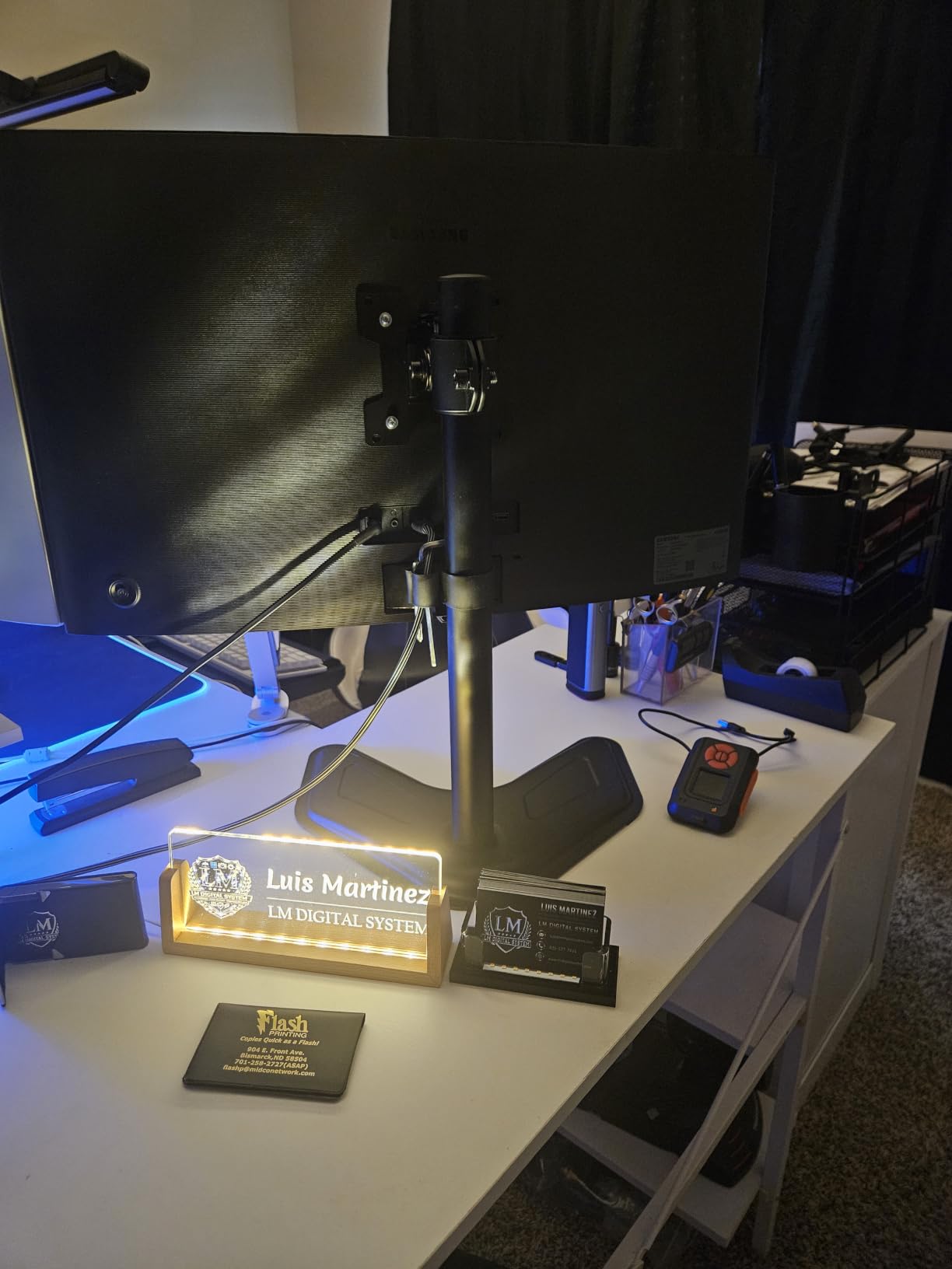 MOUNTUP Single Monitor Stands, Freestanding VESA Monitor Desk Mount fits 13'' to 32'' Computer Screen with Height Adjustable, Swivel, Tilt, Rotation, 17.6 lbs Load, For Home Office, VESA 75x75/100x100 customer photo 1