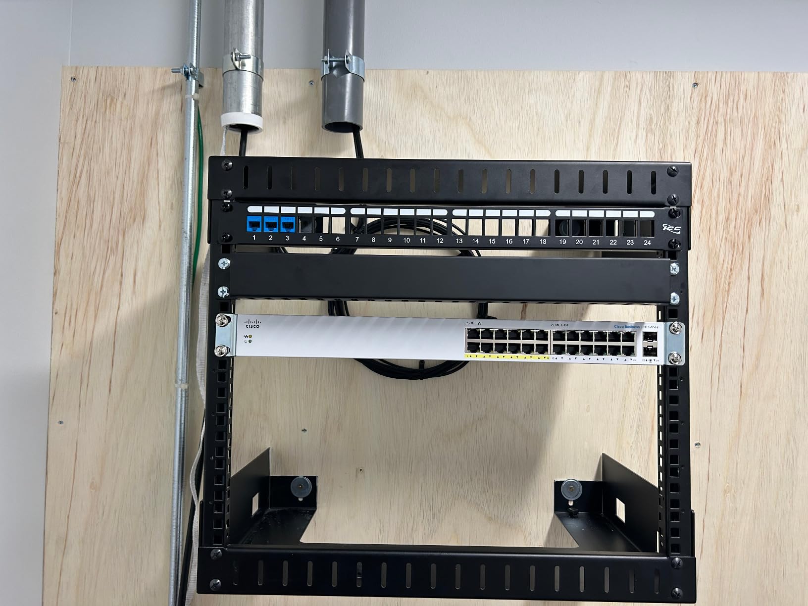 2 Pack 1U 19 Inch Cable Manager Horizontal Rack Mount 24 Slot customer photo 2
