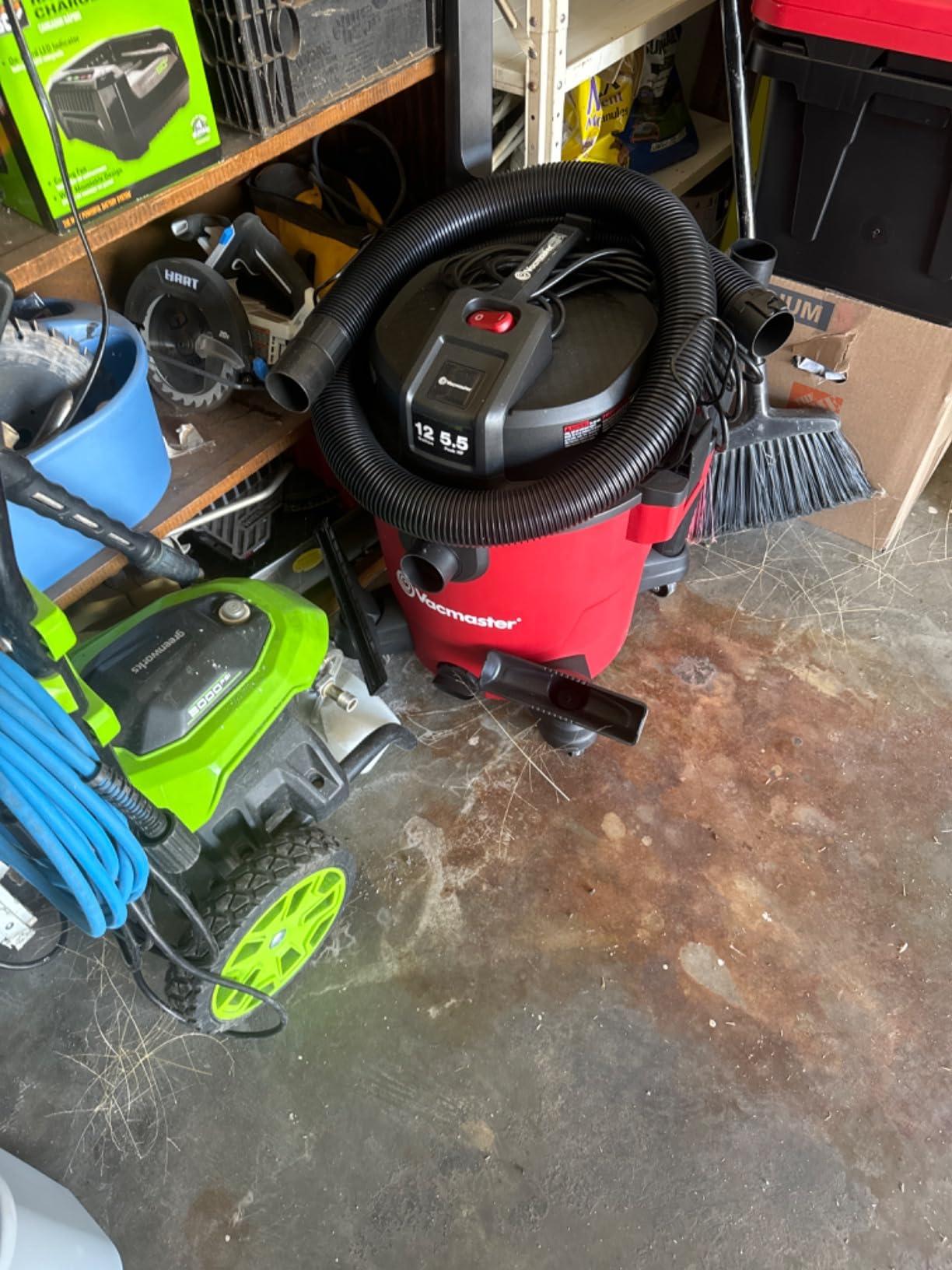 Vacmaster VJH1211PF 1101 12-Gal 5.5 Peak HP Heavy-Duty Wet/Dry Vac Red customer photo 2