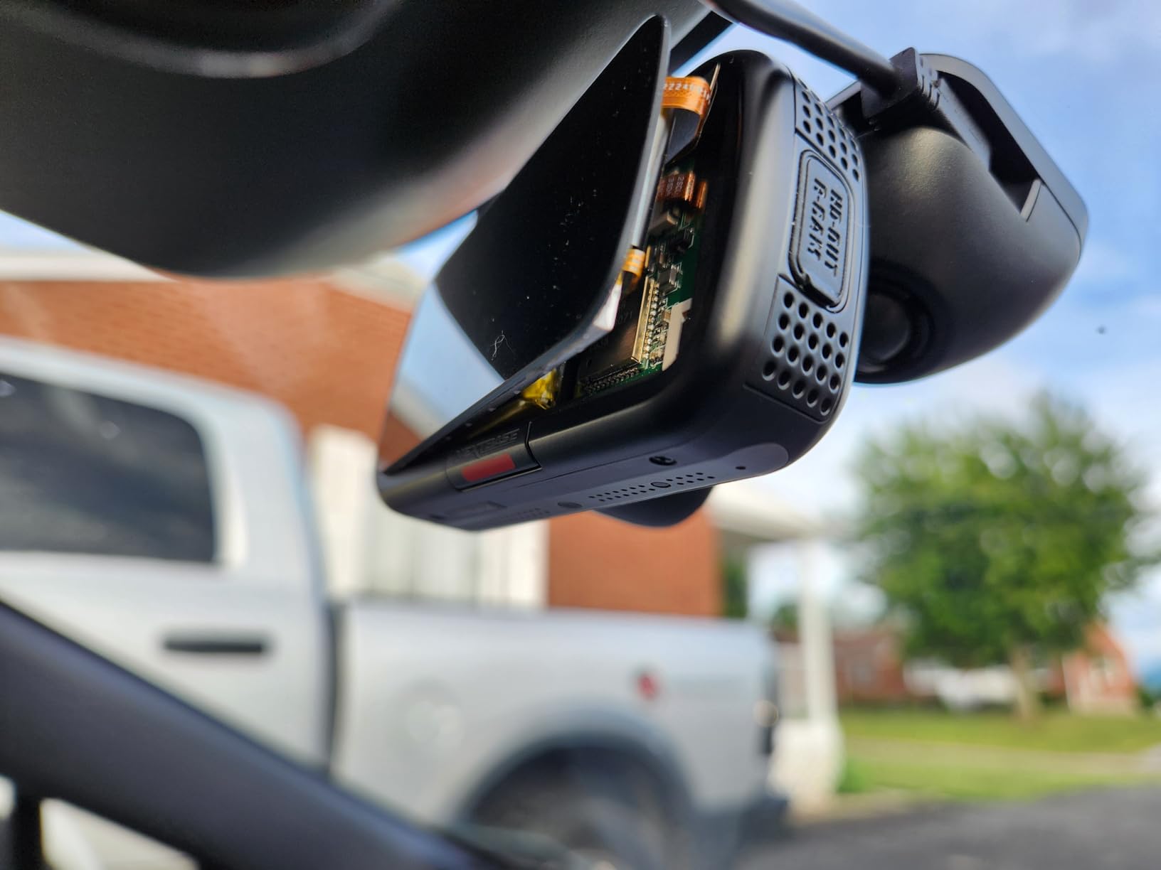 Nextbase 622GW Dash Cam Full 4K/30fps UHD Recording in Car DVR Camera- 140° Front- Wi-Fi, GPS, Bluetooth- Super Slow Motion @ 120fps- Image Stabilisation- what3words- Night Vision- Alexa Built-in customer photo 2