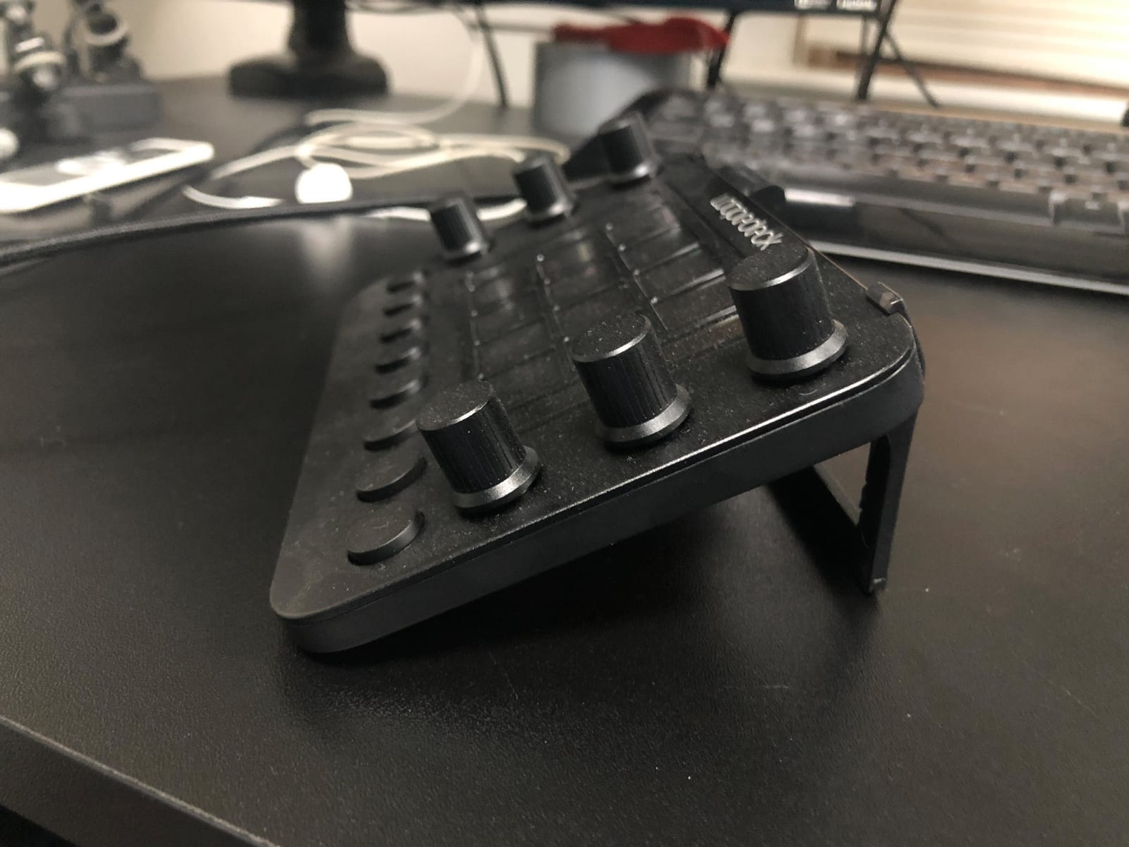 Loupedeck Live – The Custom Console for Live Streaming, Photo and Video Editing with Customizable Buttons, Dials and LED Touchscreen customer photo 2