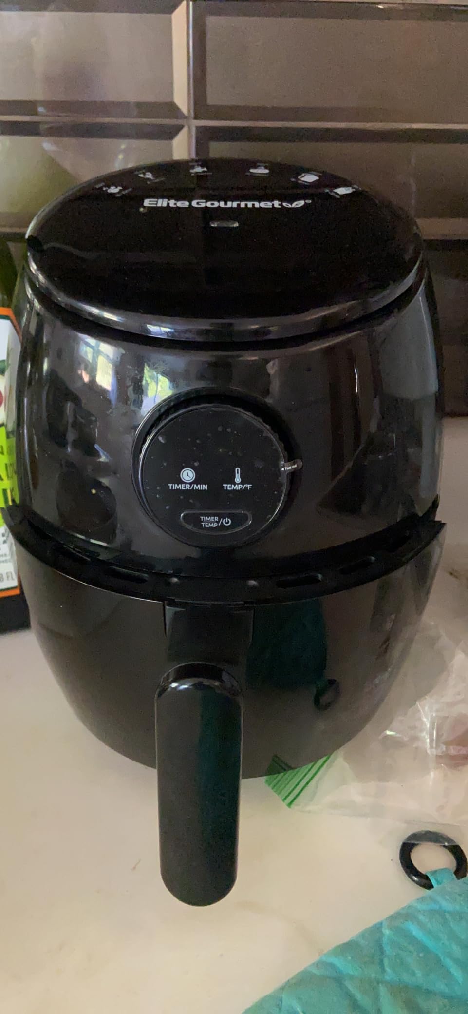 Elite Gourmet 2.1Qt Programmable Personal Air Fryer, 1000W, Compact Design | Timer, Temp Control, Space-Saving, EAF2612D customer photo 1