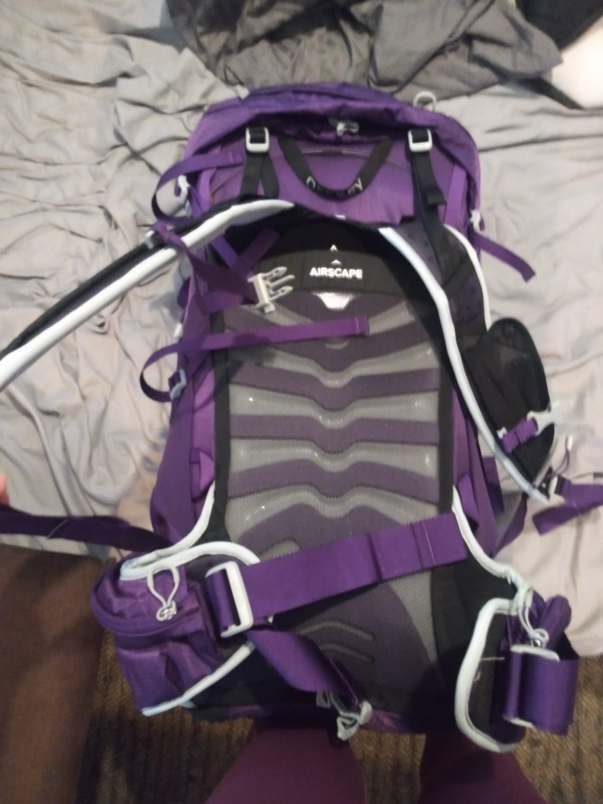 Osprey Tempest 40L Women's Hiking Backpack with Hipbelt, Stealth Black, WM/L customer photo 1
