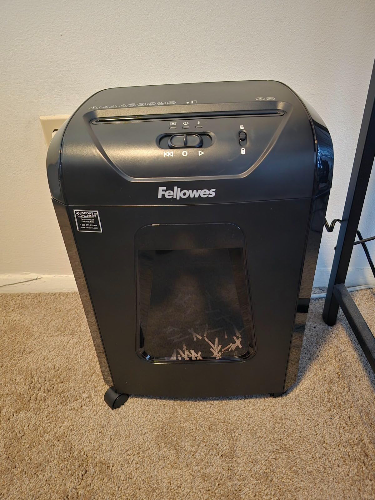 Fellowes 14C10 14-Sheet Cross-Cut Home Office Paper Shredder customer photo 2