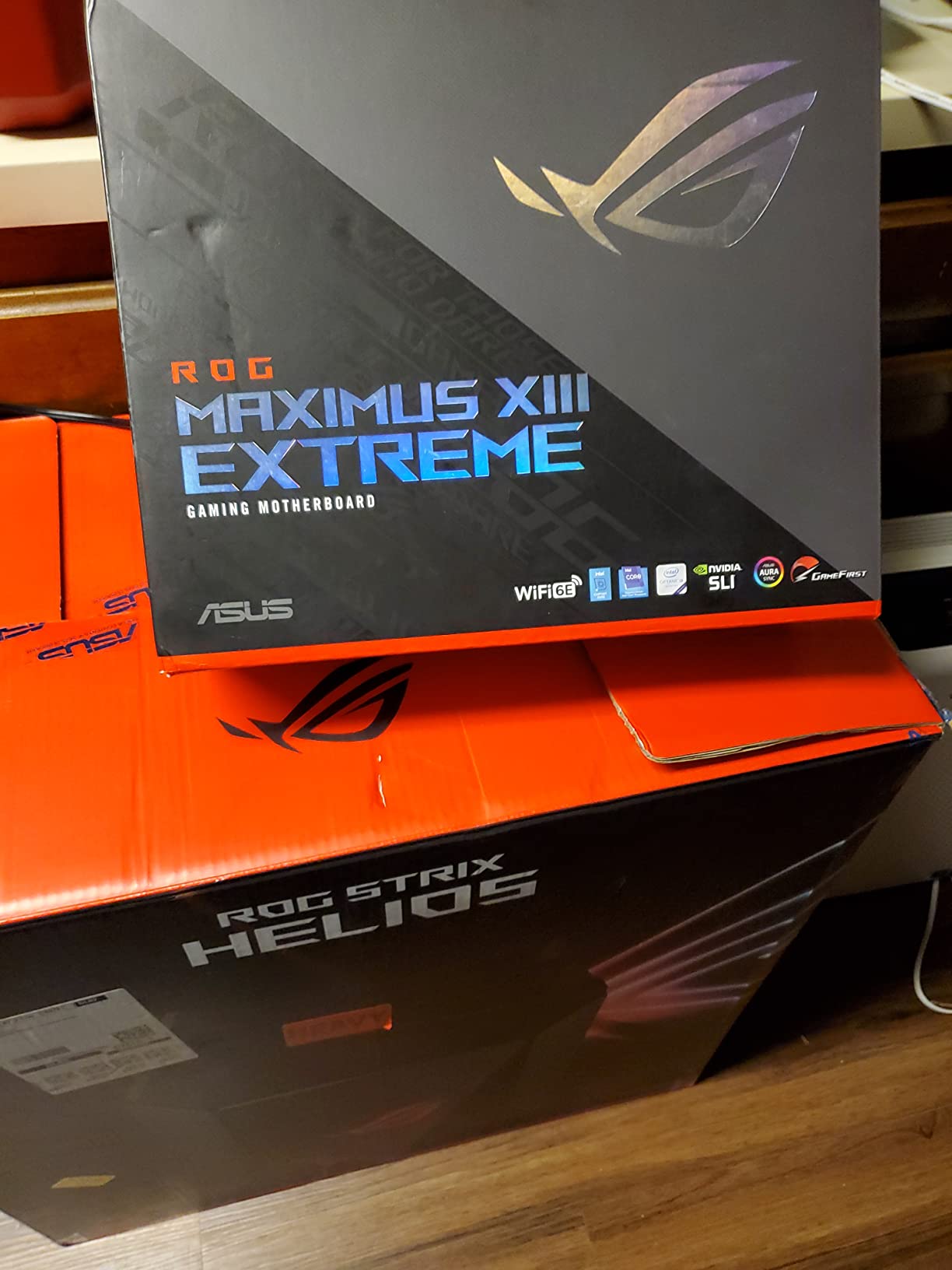 Asus ROG Maximus XIII Extreme (WiFi 6E) Z590 LGA 1200(Intel® 11th/10th Gen) EATX Gaming Motherboard (PCIe 4.0, 18+2 Power Stages, 5X M.2 Slots, 10 Gb &2.5Gb LAN,Thunderbolt 4, 1.77” Livedash OLED) customer photo 2