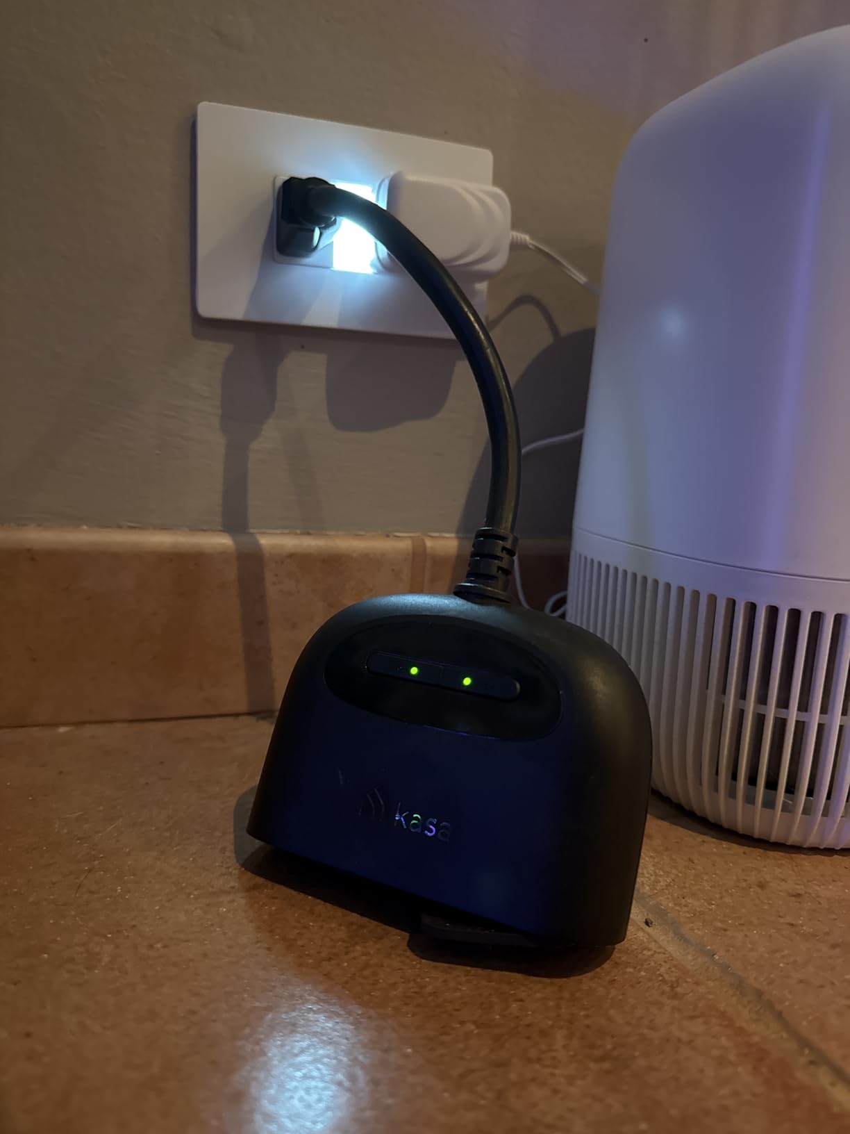 Kasa Outdoor Smart Plug, Smart Home Wi-Fi Outlet with 2 Sockets, EP40 customer photo 2