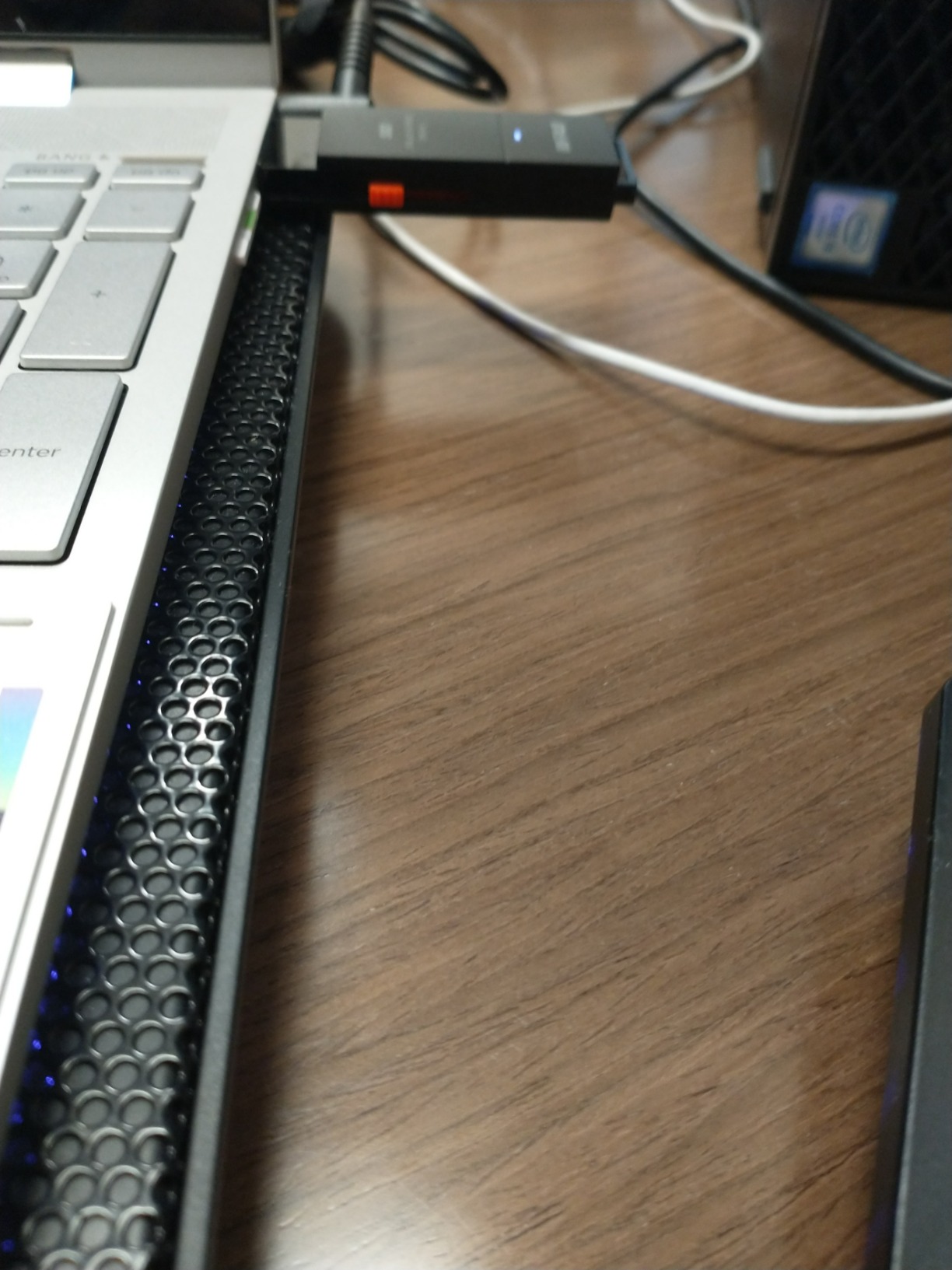BUFFALO External SSD 1TB - Up to 600MB/s - USB-C - USB-A - USB 3.2 Gen 2 (Compatible with PS4 / PS5 / Windows/Mac) - External Solid State Drive Stick - SSD-PUT1.0U3B customer photo 1