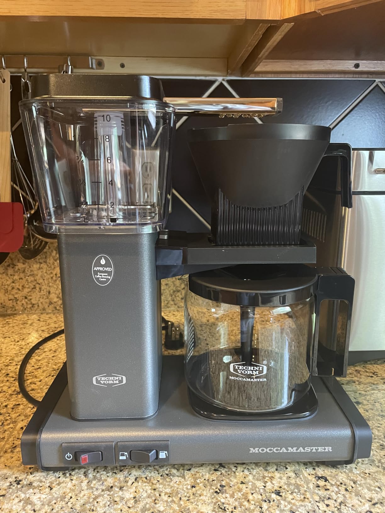 Moccamaster 53933 KBGV Select 10-Cup Coffee Maker, Off-White, 40 ounce, 1.25l customer photo 1