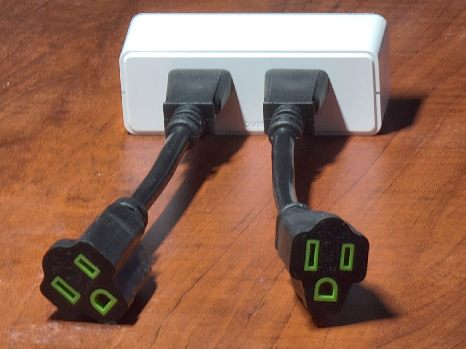 Govee Dual Smart Plug 4 Pack, 15A WiFi Bluetooth Outlet, 2-in-1 Design customer photo 1
