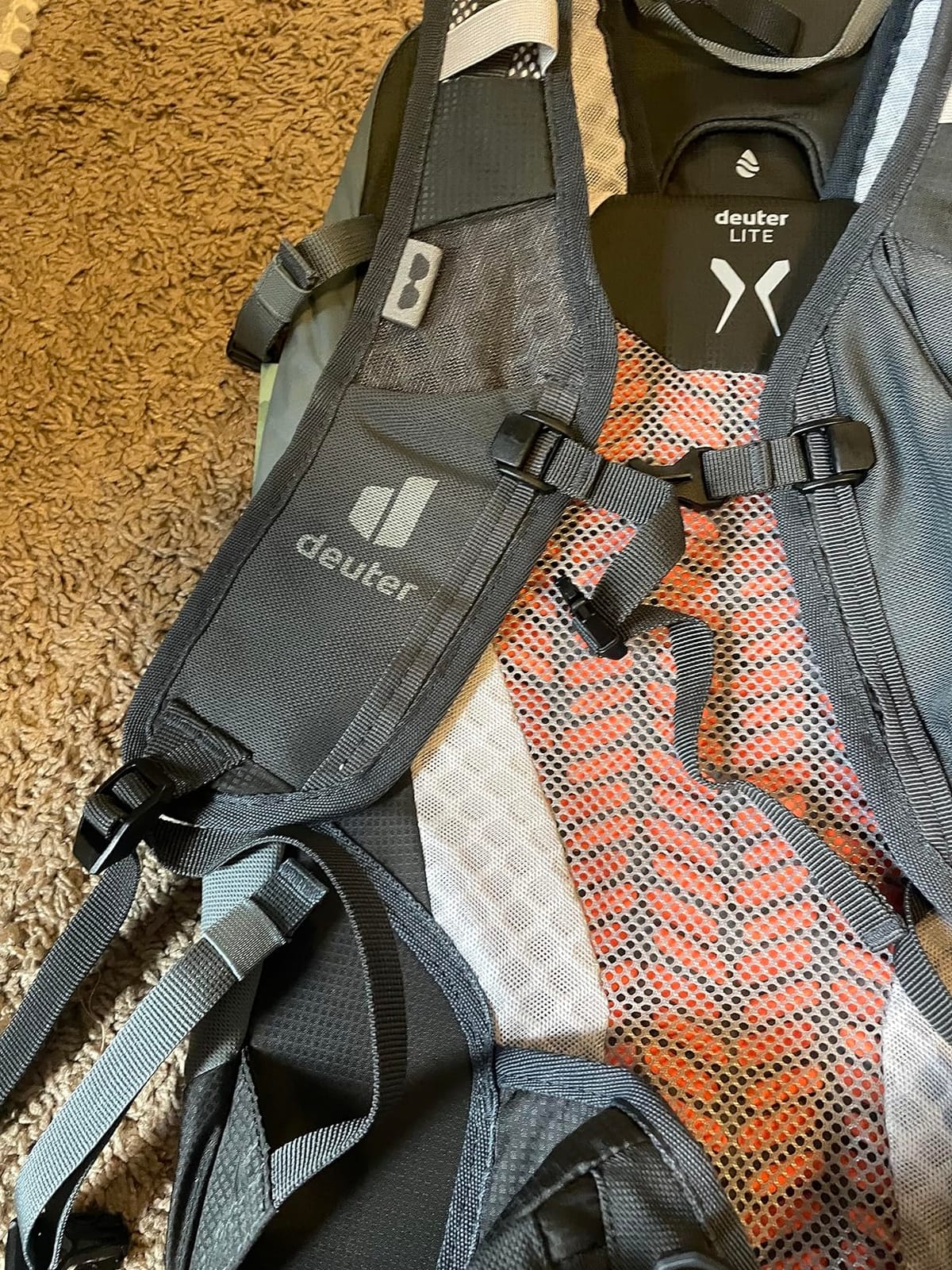 Deuter Speed Lite 23L SL Women’s Fit Hiking Backpack - Shale-Graphite customer photo 2