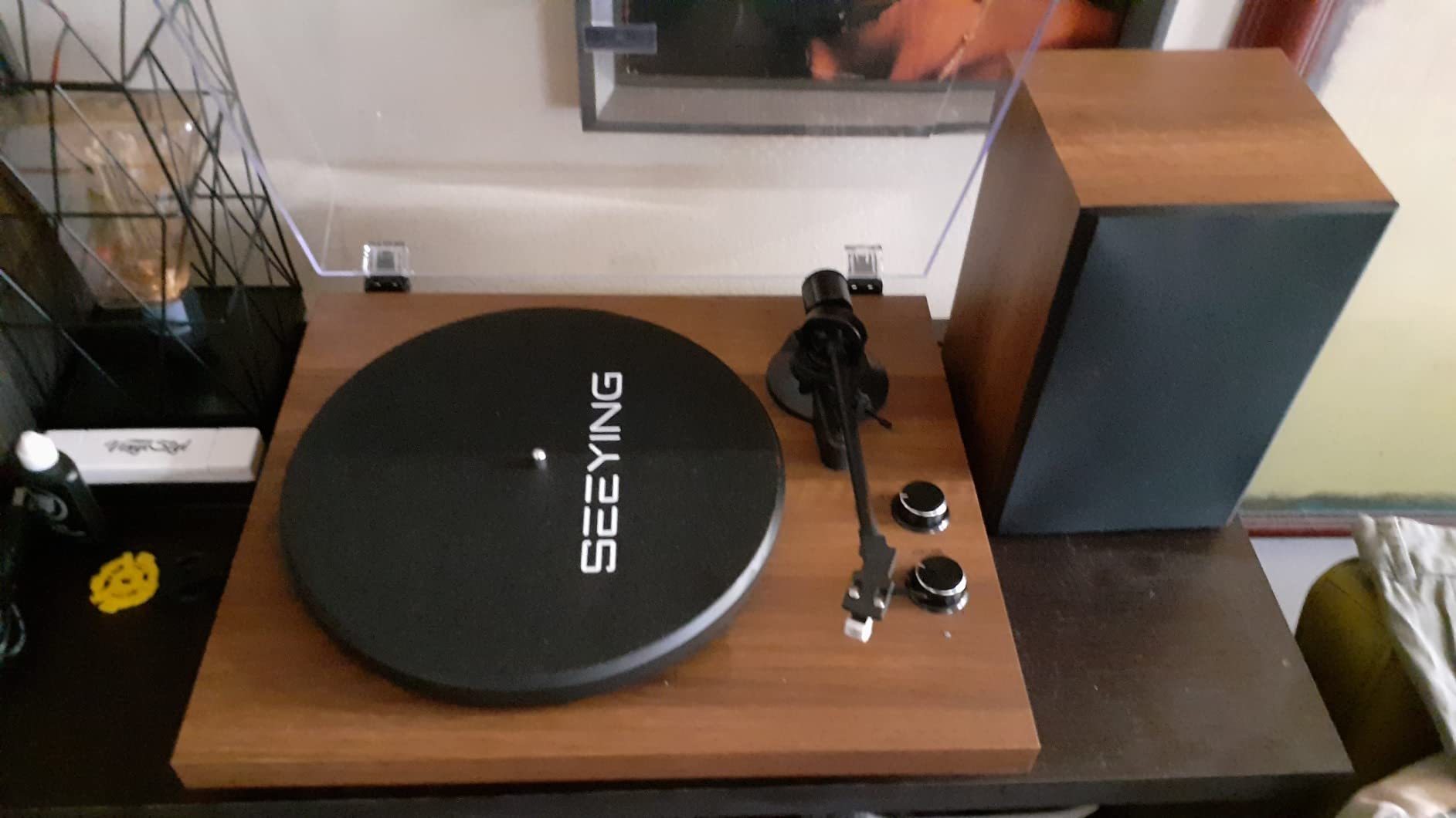 SeeYing Vinyl Record Player with 36 Watt Stereo Bookshelf Speakers customer photo 1