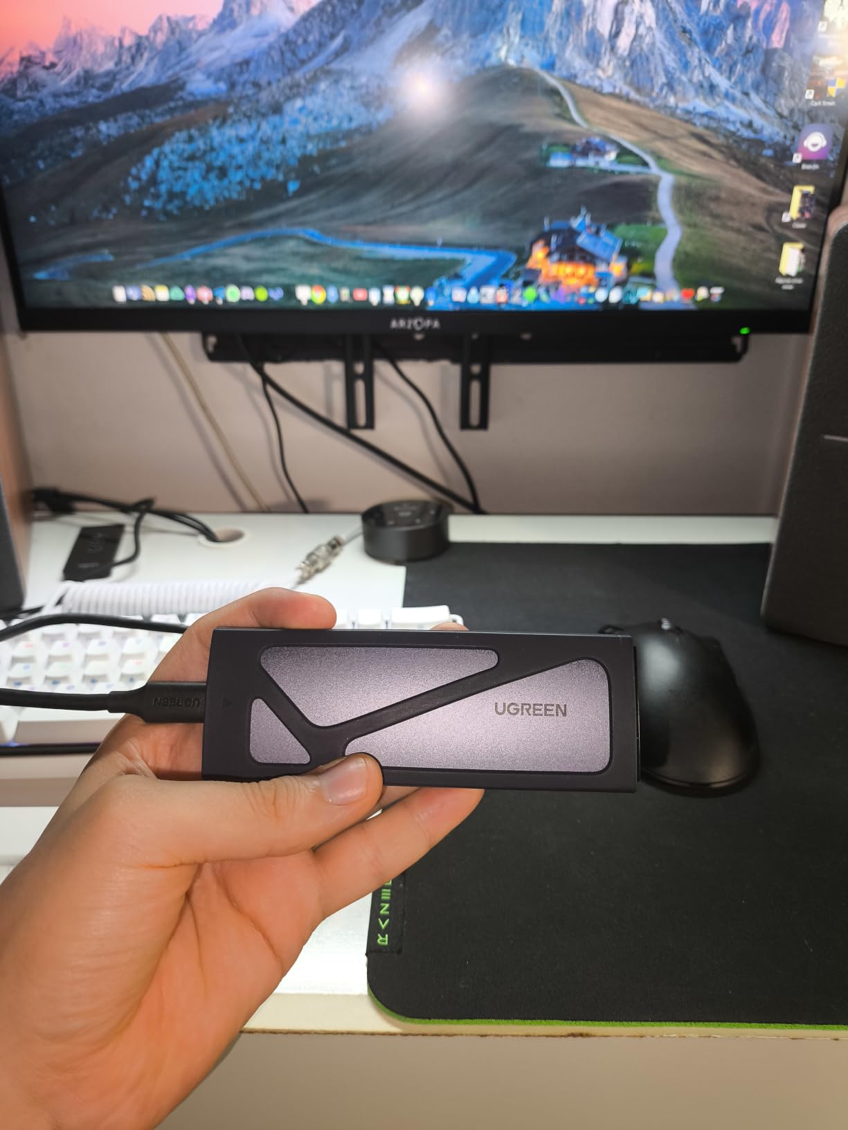UGREEN SSD Enclosure Tool-Free USB C External 10Gbps M.2 NVMe to USB | Adapter/Reader Supports M and B&M Keys and Size 2230/2242 /2260/2280 SSDs customer photo 1
