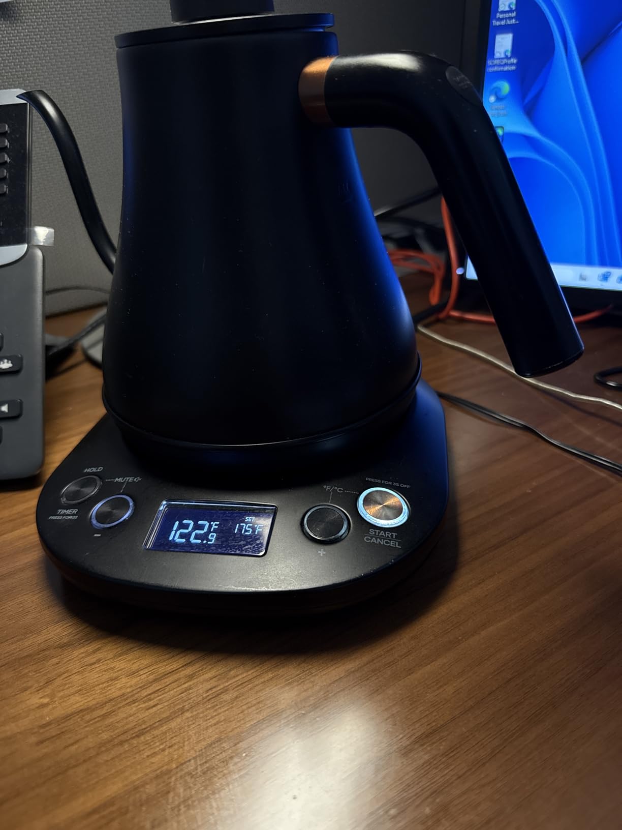 Mecity Electric Kettle Gooseneck Pour Over Kettle ±1℉ Temperature Control Quick Heating Water Boiler for Coffee & Tea & Formula Auto Shut Off Tea Kettle 1200 Watt, 0.8L, Matt Black, Barista Edition customer photo 2