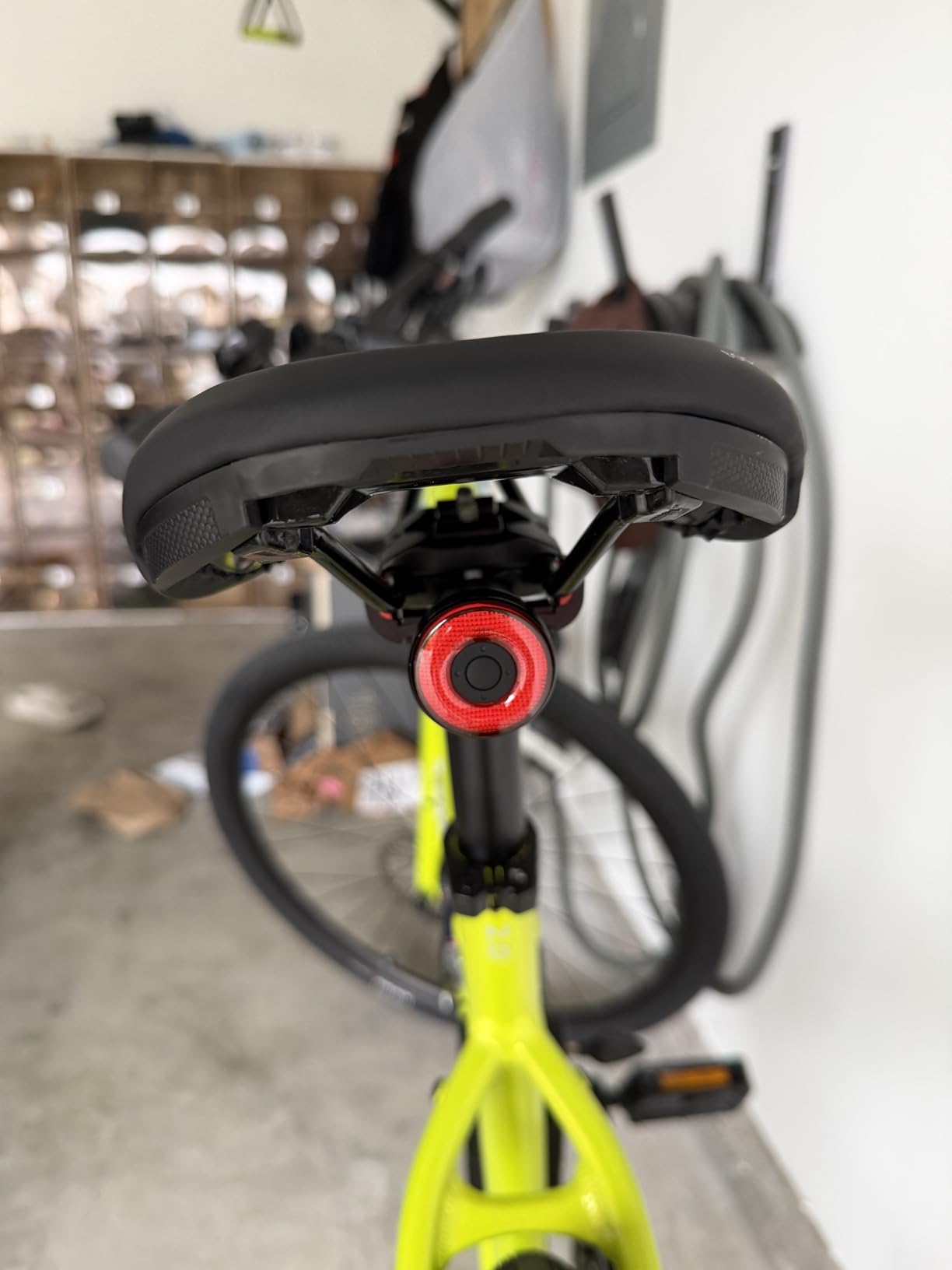 ROCKBROS Bike Tail Light Smart,Brake Bicycle Rear Lights Rechargeable,IPX6 customer photo 1