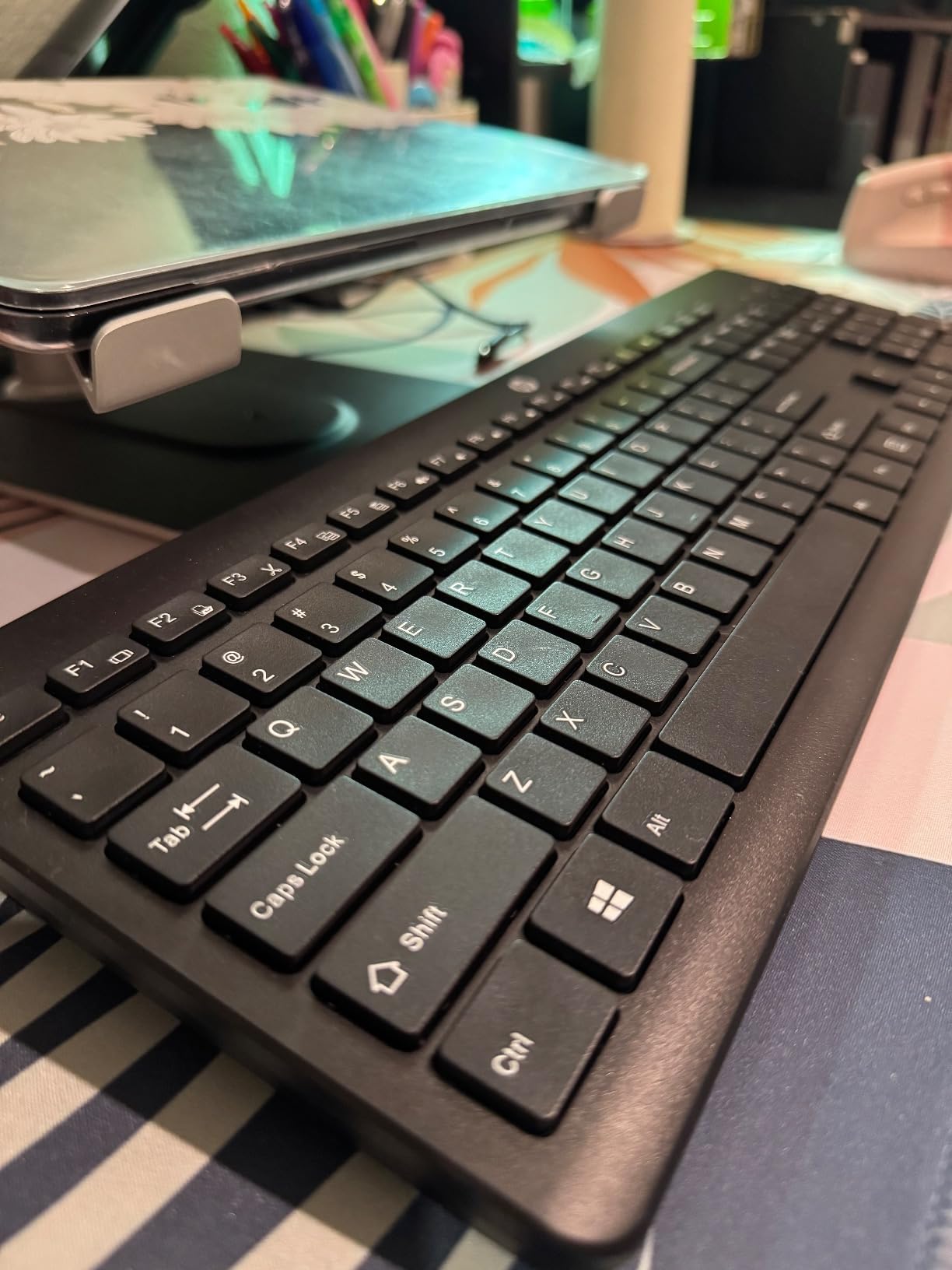 HP 230 Wireless Keyboard - Wireless Connection - Low-Profile, Quiet Design - Windows & Mac OS - Laptop, PC Compatible - Shortcut Keys & Number Pad - Long Battery Life (3L1E7AA#ABA),Black customer photo 1