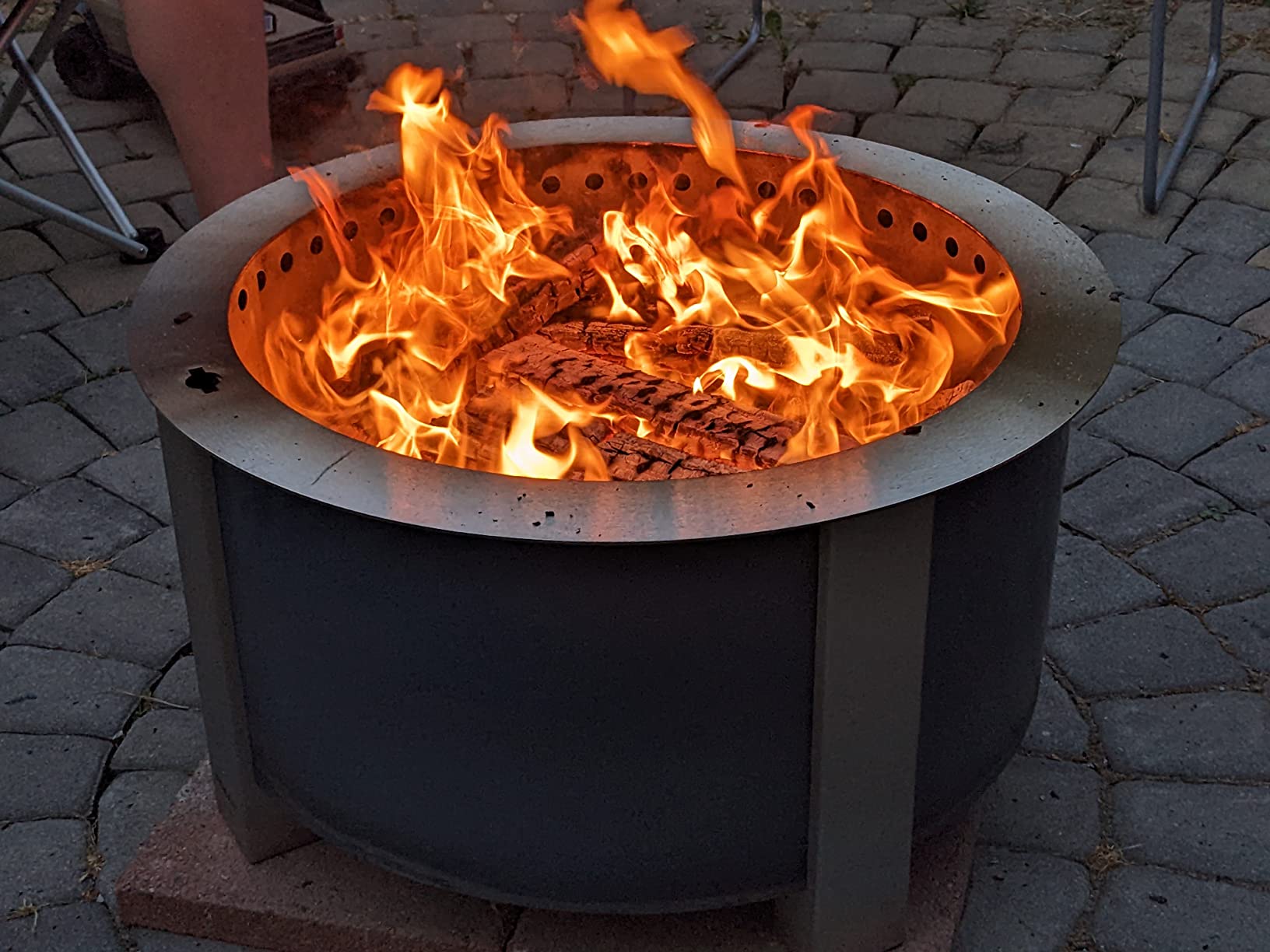 Breeo X Series 24 - Corten Steel Smokeless Fire Pit for Outside - 27.5 in customer photo 1