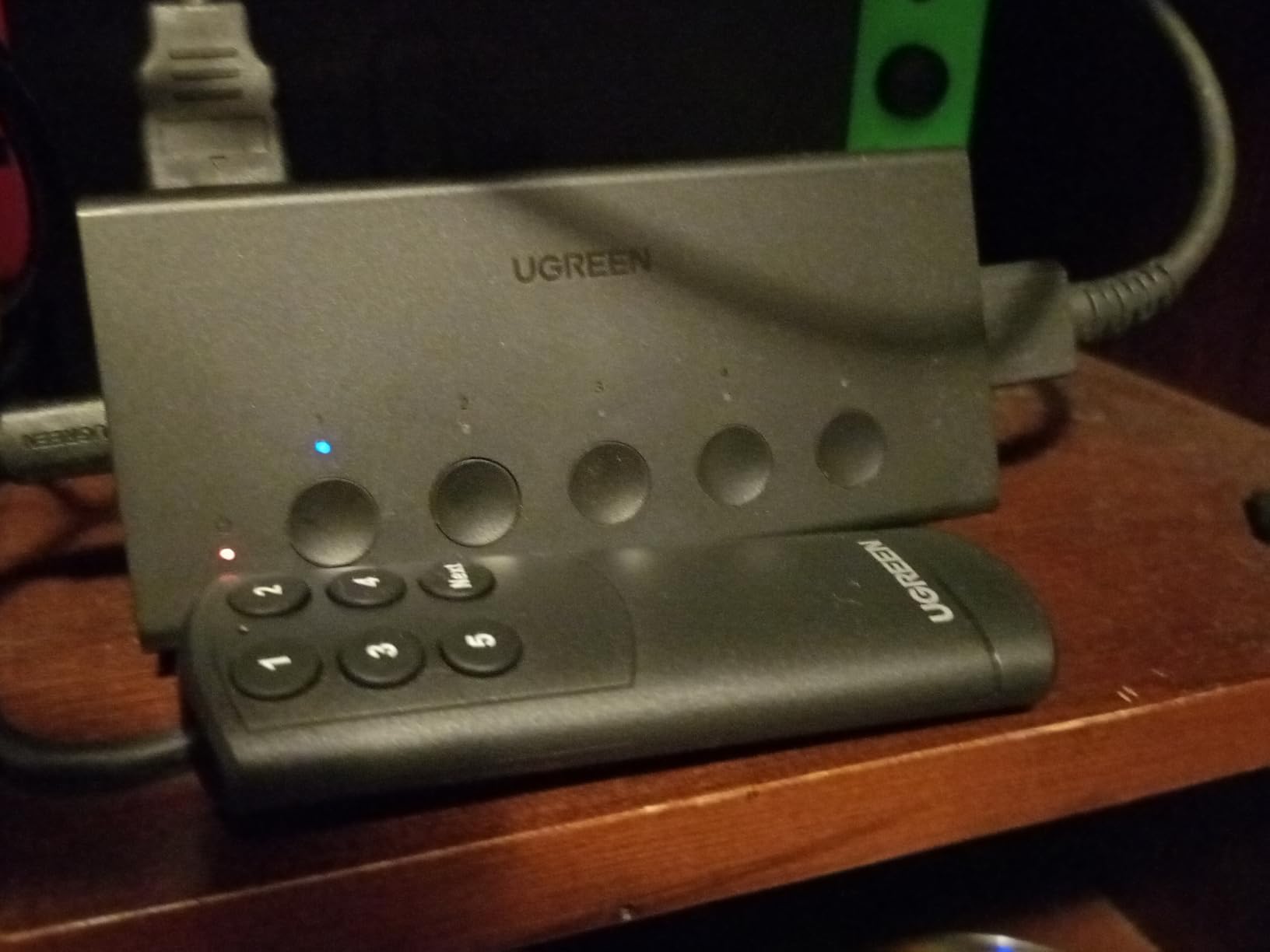 UGREEN HDMI Switch 5 in 1 Out, 4K@60Hz, with Remote, HDR, VRR, 3D, Black customer photo 2