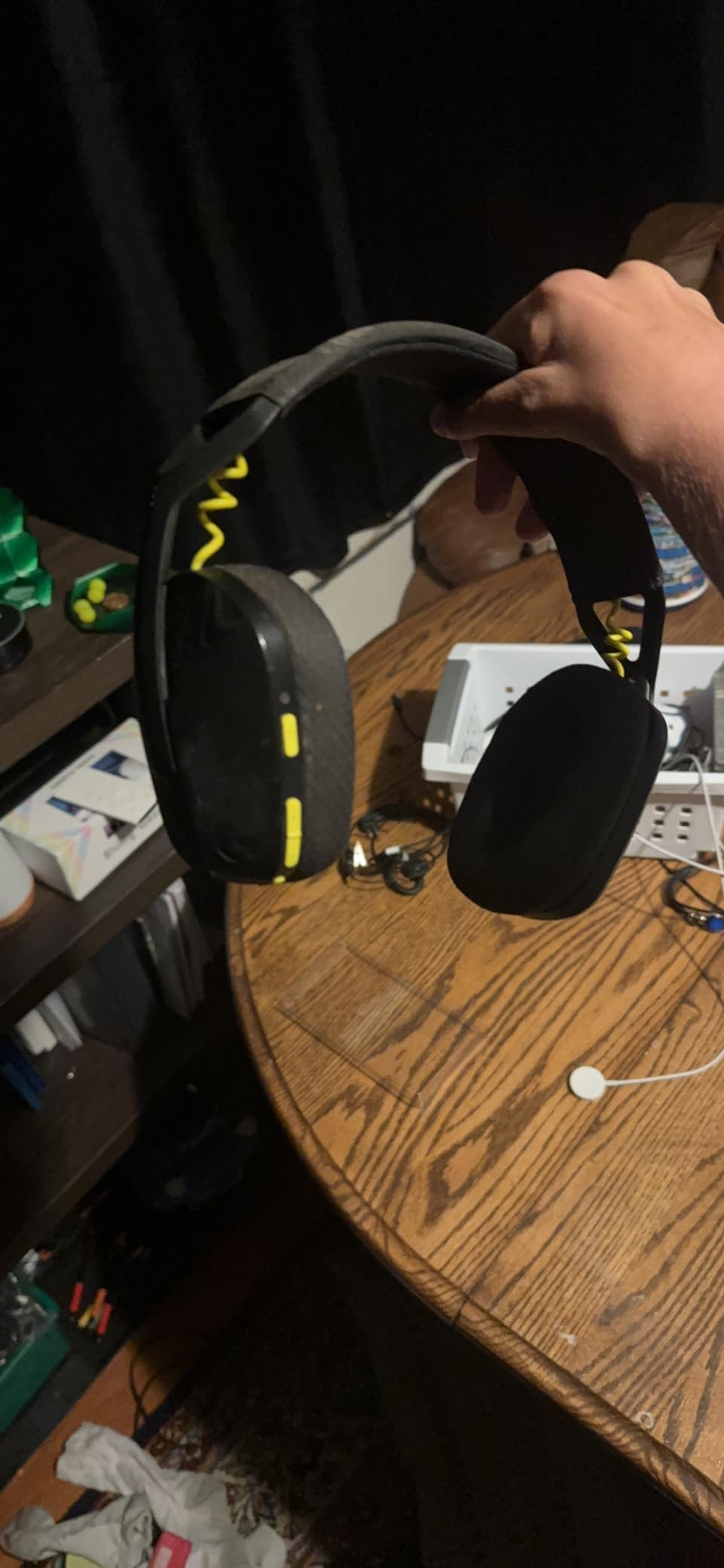 Logitech G435 Lightspeed and Bluetooth Wireless Gaming Headset - Lightweight - Black (Renewed) customer photo 2