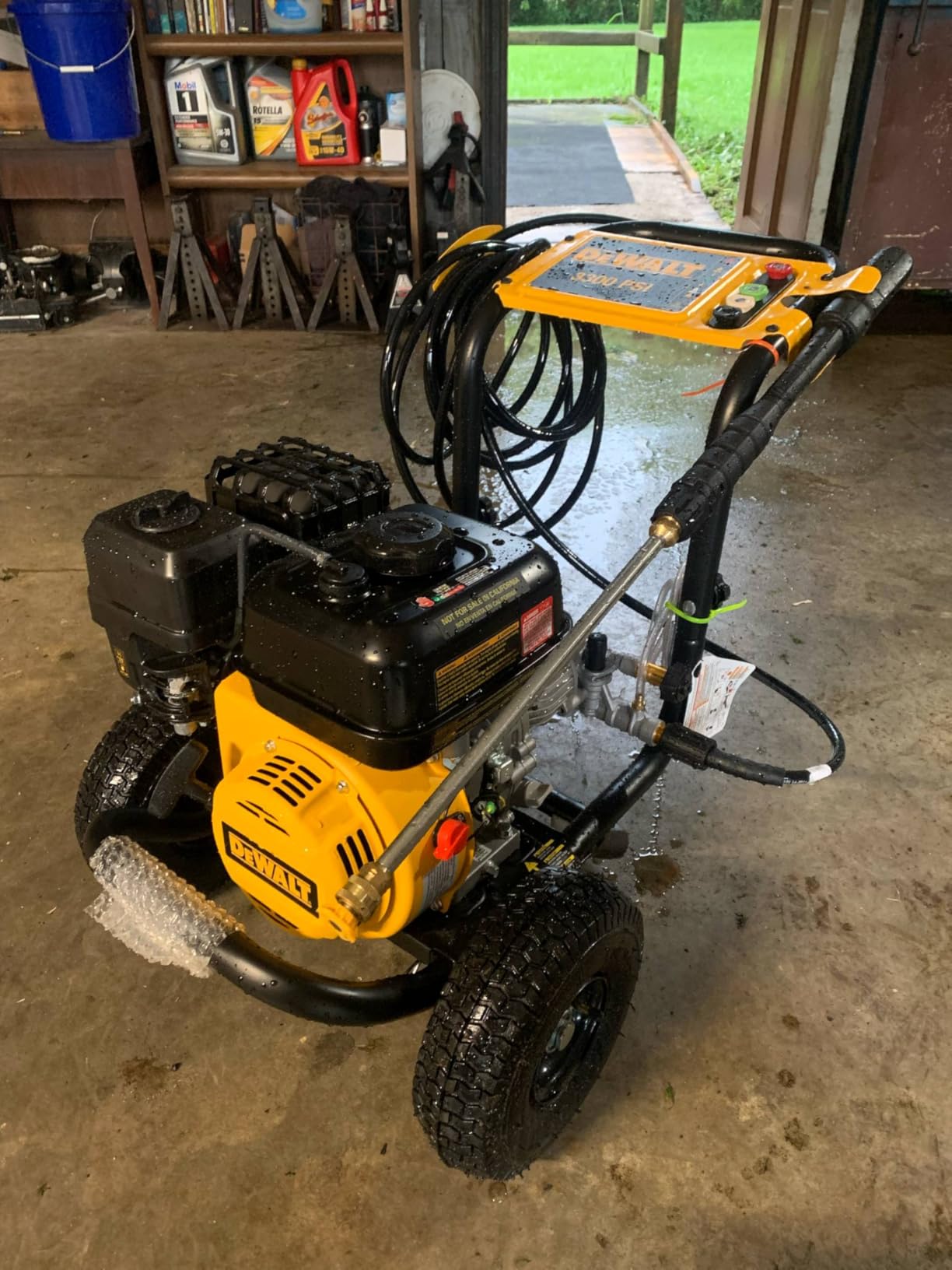 DeWalt 3300 PSI Gas Pressure Washer, 2.4 GPM, Residential Model DXPW3300-S customer photo 1