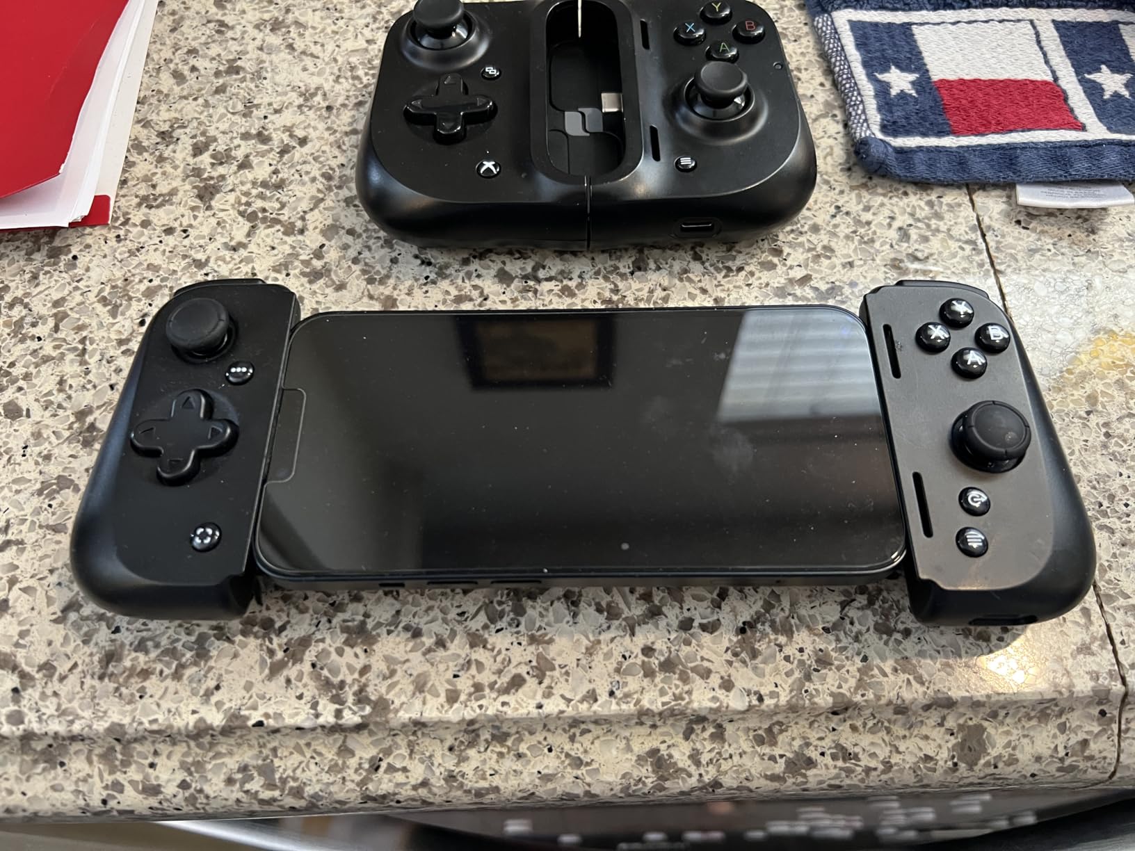 Razer Kishi V2 Mobile Gaming Controller for iPhone (Lightning): Console Quality Controls - Universal Fit w/ Extendable Bridge - Stream PC, Xbox, PlayStation Games - Customizable Triggers - Ergonomic customer photo 1