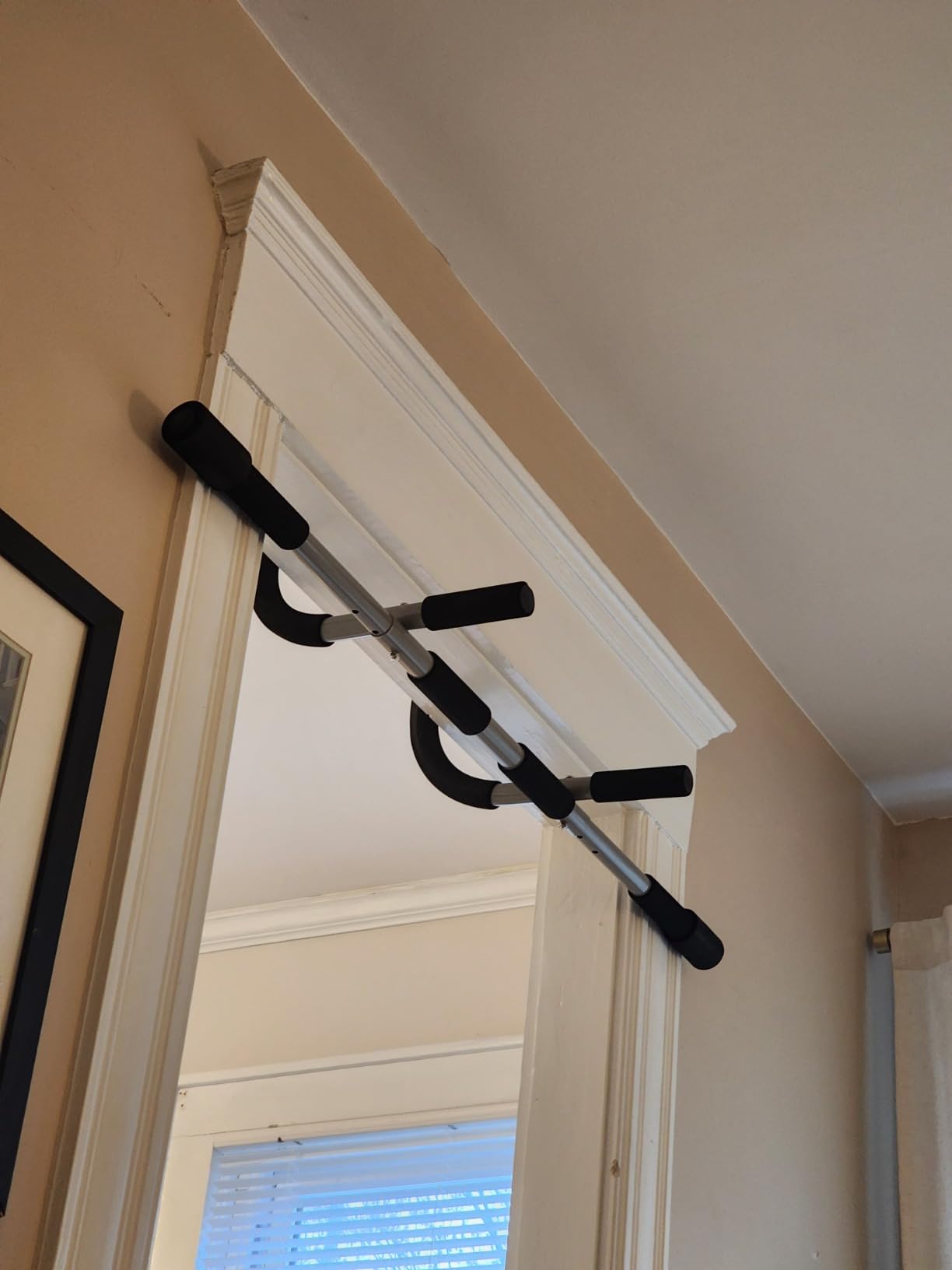 MOMODA Pull Up Bar for Doorway Full Upper Body Workout Home Fitness Chin Up Bar customer photo 1