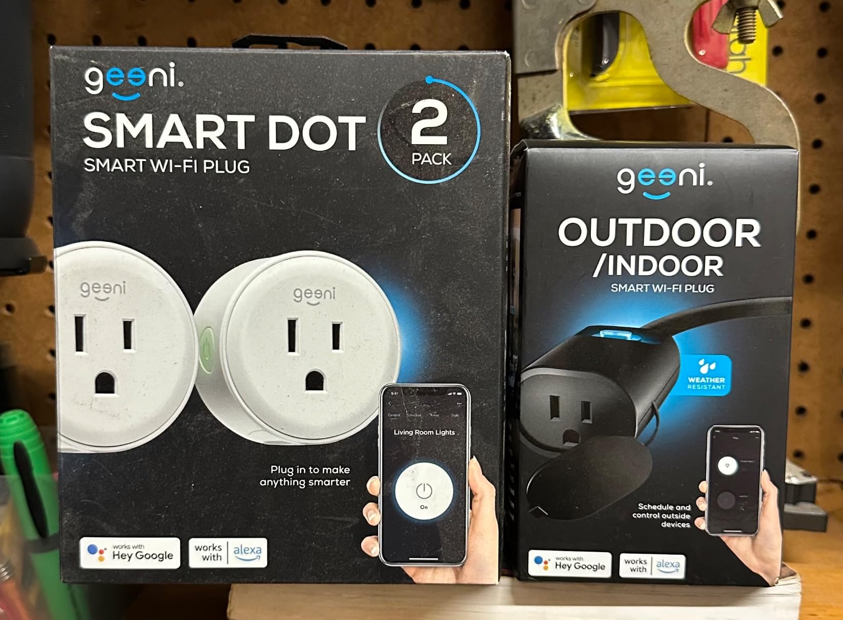 Geeni Outdoor Duo Wi-Fi Smart Plug | 2 Weatherproof Outlets, Compatible with Alexa & Google Assistant | Wireless Remote Control & Timer for Holiday Lights, Appliances, and More, 2-Pack customer photo 1