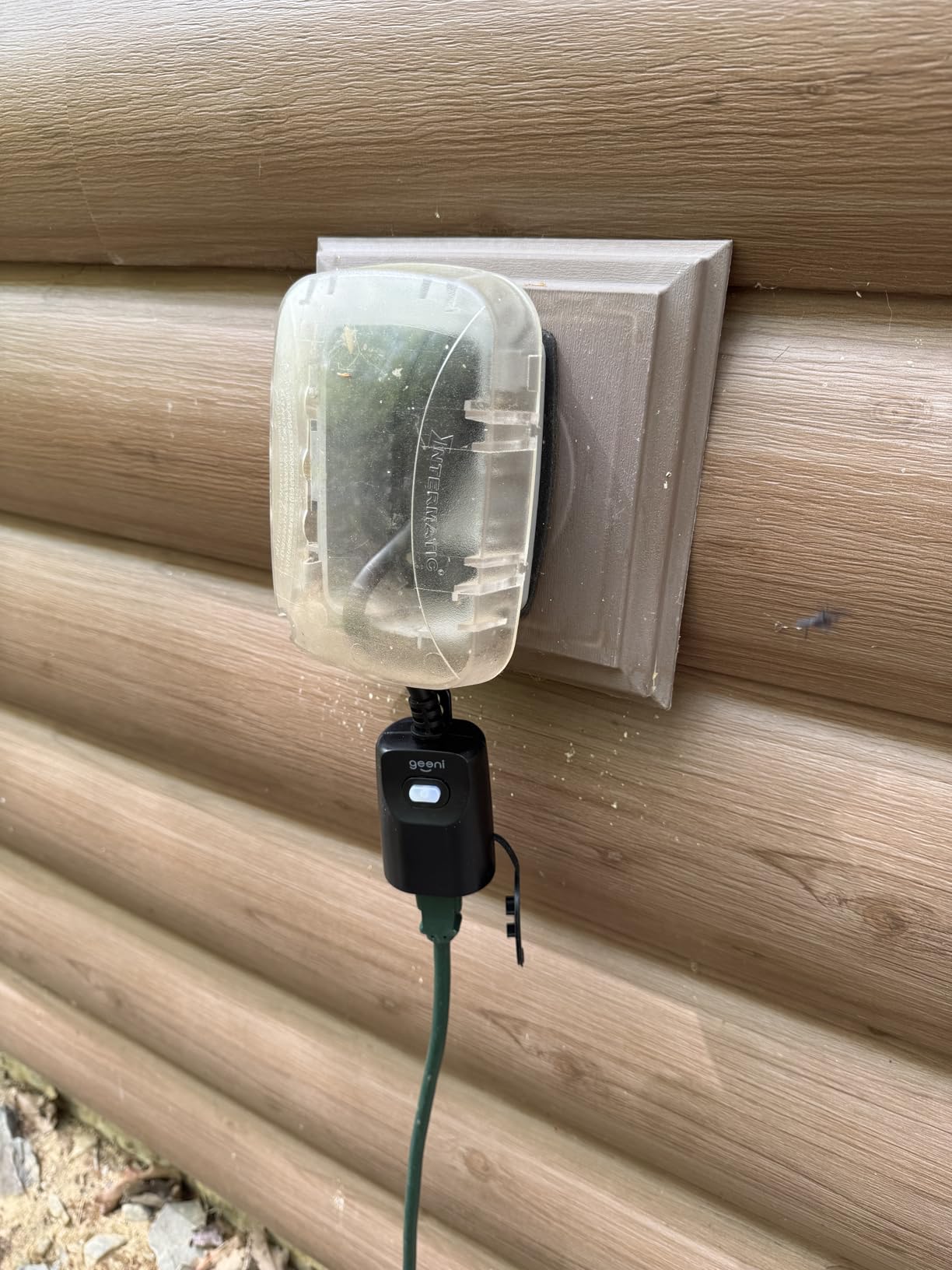 Geeni Outdoor Duo Wi-Fi Smart Plug | 2 Weatherproof Outlets, Compatible with Alexa & Google Assistant | Wireless Remote Control & Timer for Holiday Lights, Appliances, and More, 2-Pack customer photo 2