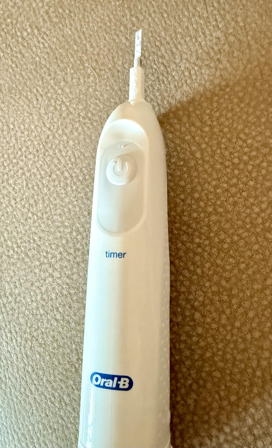 Oral-B Pro 100 Gum Care, Battery Powered Toothbrush, White (NEW Model) customer photo 1