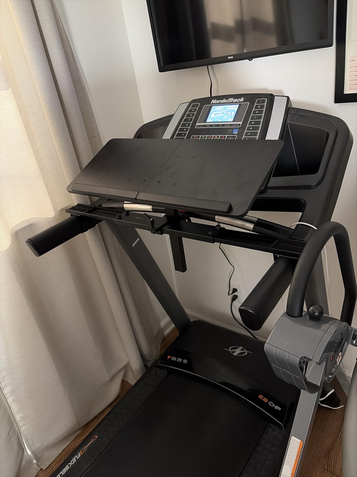 VIVO Universal Wooden Laptop Treadmill Desk, Adjustable Ergonomic Notebook Mount Stand for Treadmills, Includes Mouse Pad and Wrist Support, Stand-TDML4 customer photo 1