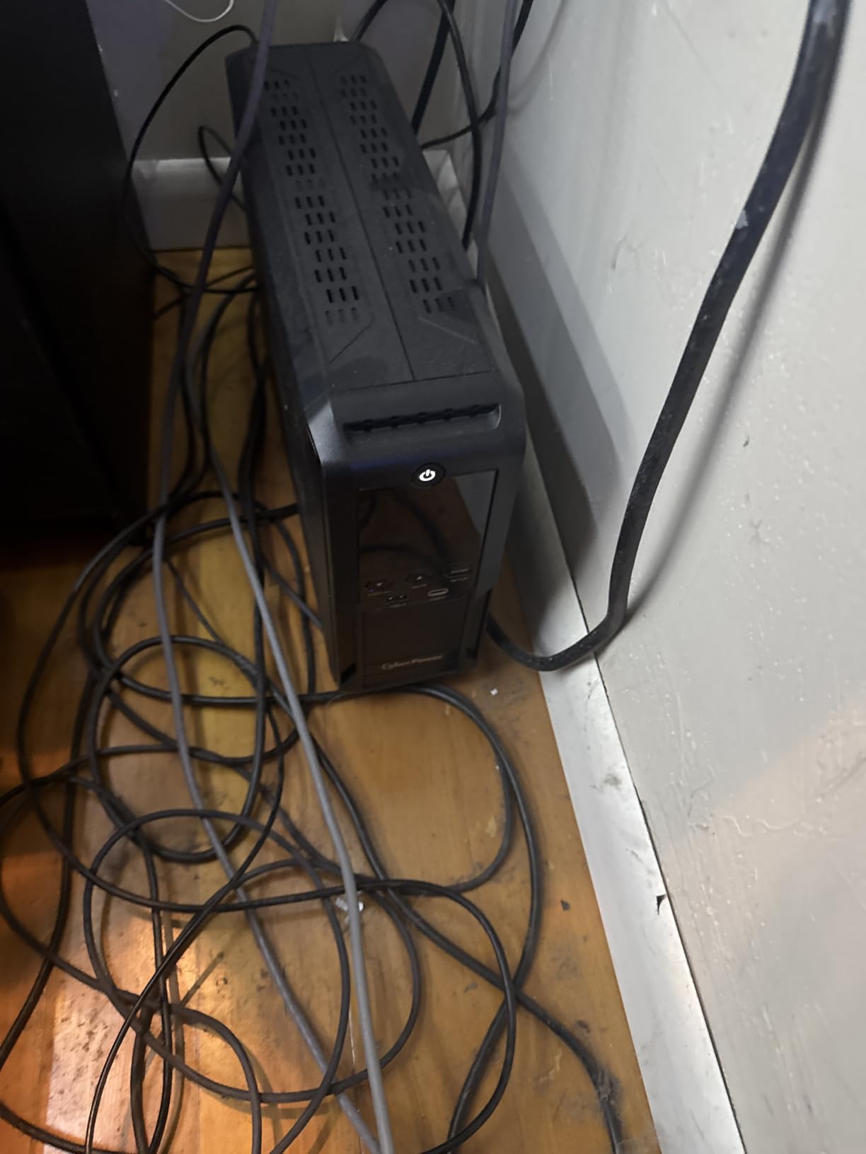 CyberPower CP1500AVRLCD3 Intelligent LCD UPS Battery Backup | 1500VA/900W, 12 Outlets, 2 USB Ports, AVR, Mini Tower, UL Certified customer photo 1