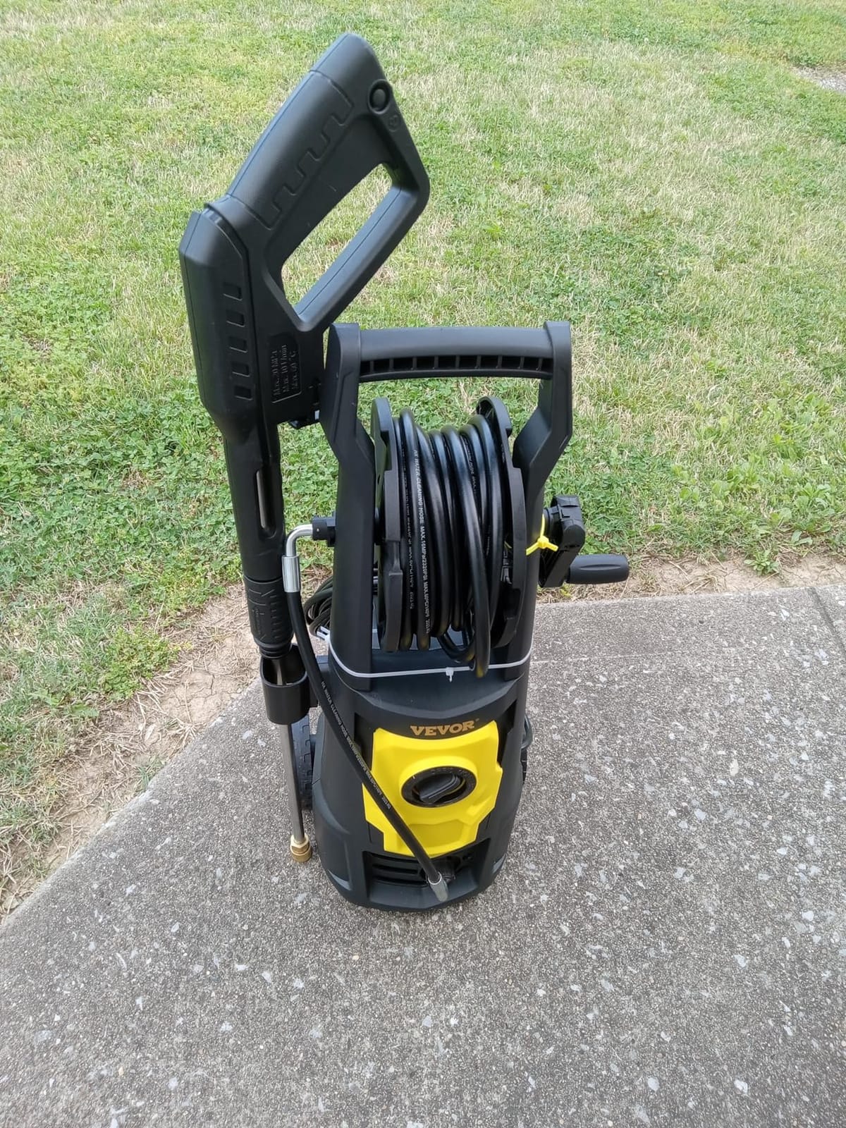 VEVOR Electric Pressure Washer, 2000 PSI, Max 1.65 GPM Power Washer w/ 20 ft Hose & Reel, 4 Quick Connect Nozzles, Foam Cannon, Portable to Clean Patios, Cars, Fences, Driveways, ETL Listed customer photo 1