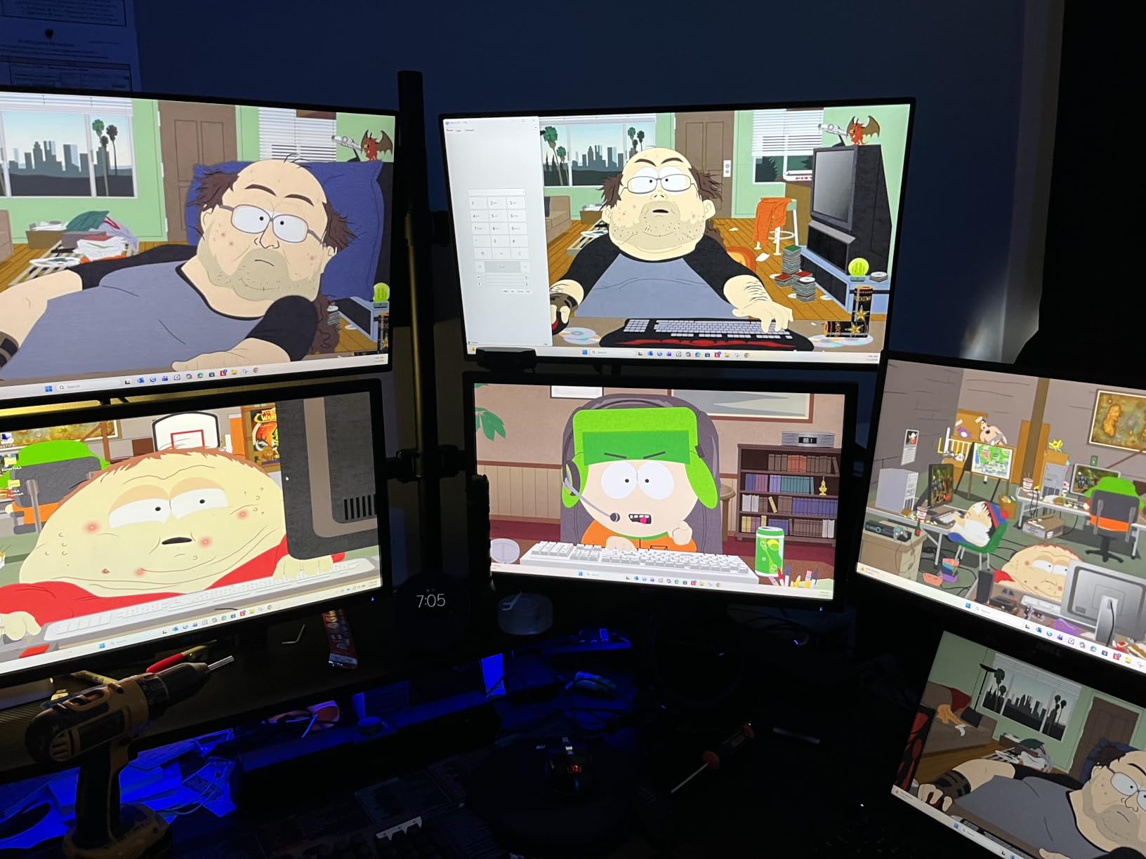 MOUNT PRO 4 Monitor Mount for Max 32