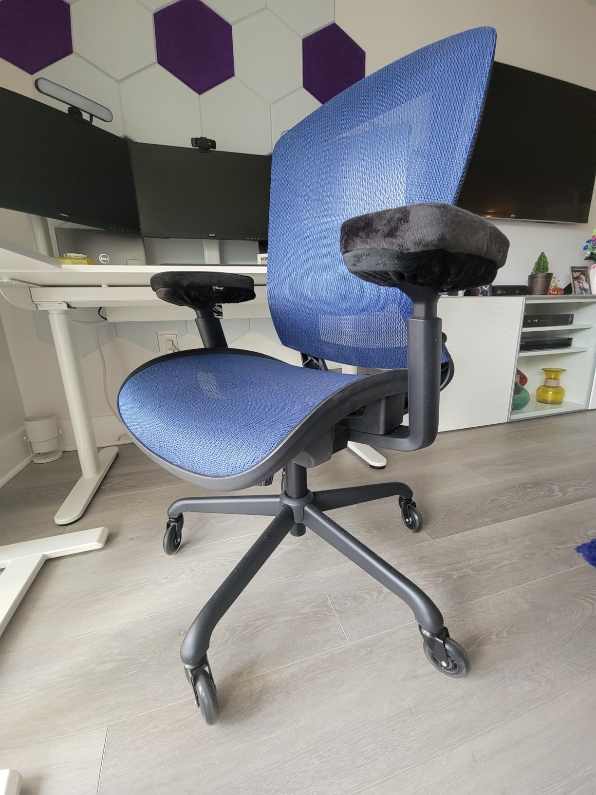 ELABEST Mesh Office Chair, Ergonomic Computer Desk Chair, Sturdy Task Chair - Adjustable Lumbar Support & Armrests, Tilt Function, Comfort Wide Seat, Swivel Home Office Chair (Grey Frame Grey Mesh) customer photo 1