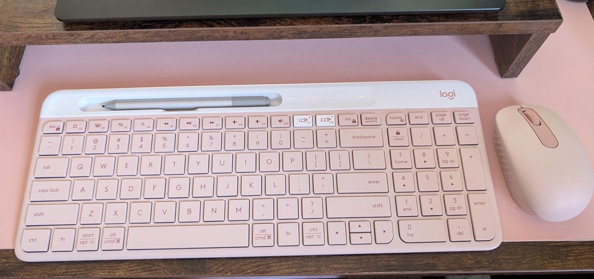 Logitech K585 Slim Wireless Keyboard with Built-in Phone Cradle - Graphite customer photo 1