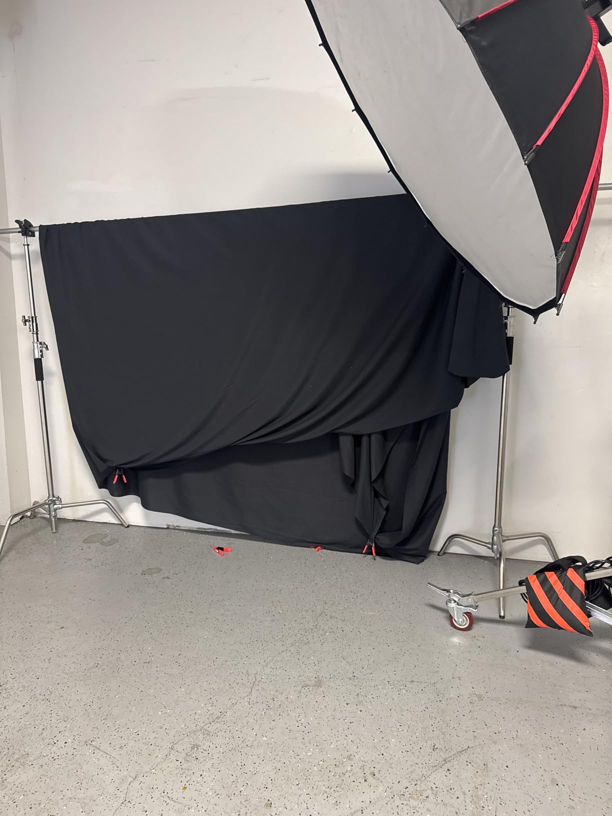 BEIYANG 10 Ft x 20 Ft Photography Backdrop Green Screen, Green Background Non-Reflective Fabric Wrinkle Resistance Photo Background for Photo Studio Shooting Props customer photo 2