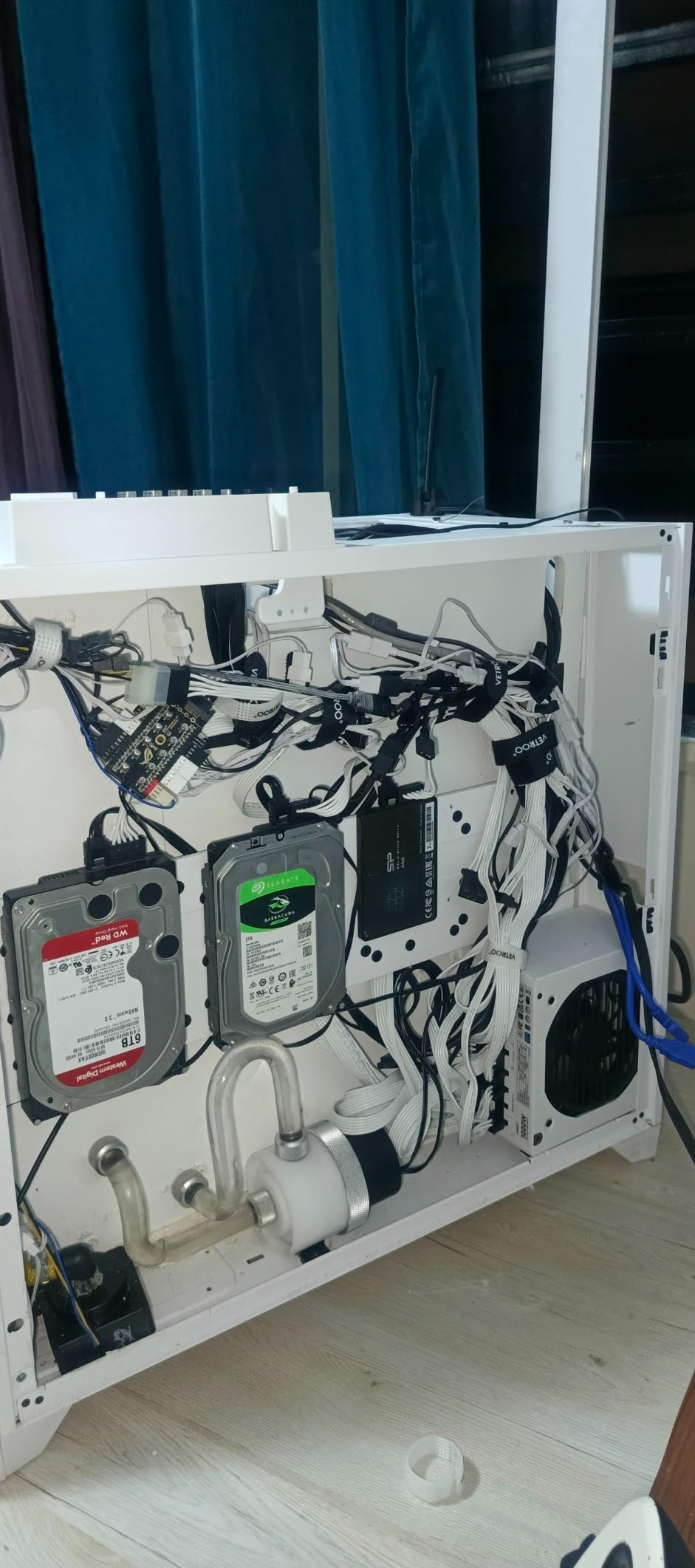 Vetroo 1000W White Power Supply, ATX 3.1 Ready & Dual PCIe 5.1 customer photo 2