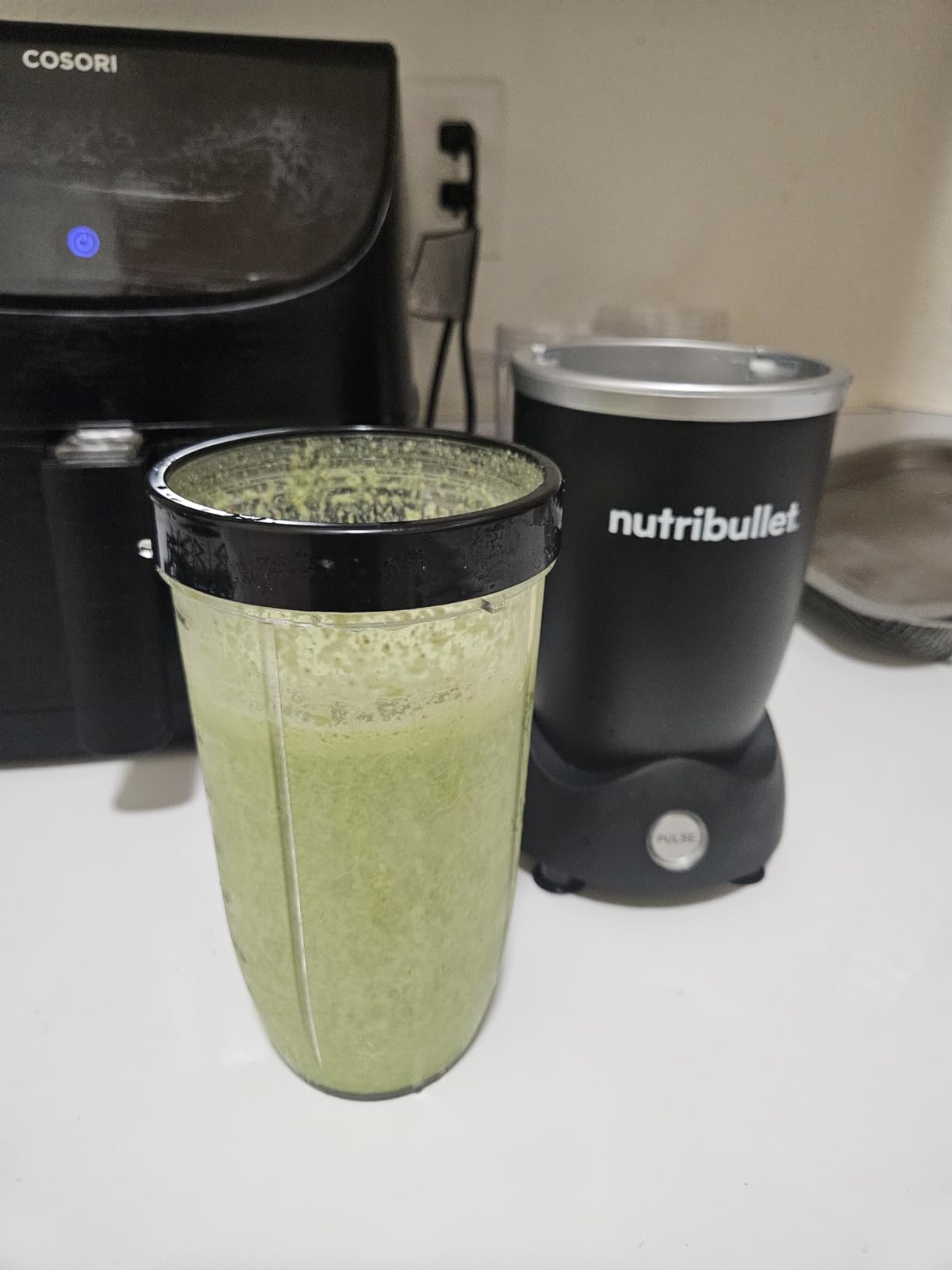 Nutribullet Pro+ Personal Blender 1200W with 32 oz & 24 oz To-Go Cups, Matte Black customer photo 1