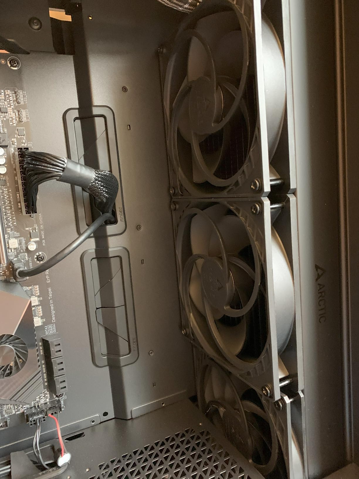 Antec Performance 1 FT Full Tower E-ATX PC Case, 3 PWM Fans customer photo 1