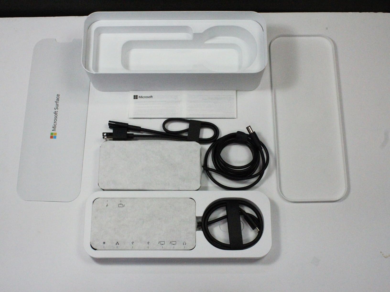 Microsoft Surface Thunderbolt 4 Docking Station - Black (T8H-00001) customer photo 2
