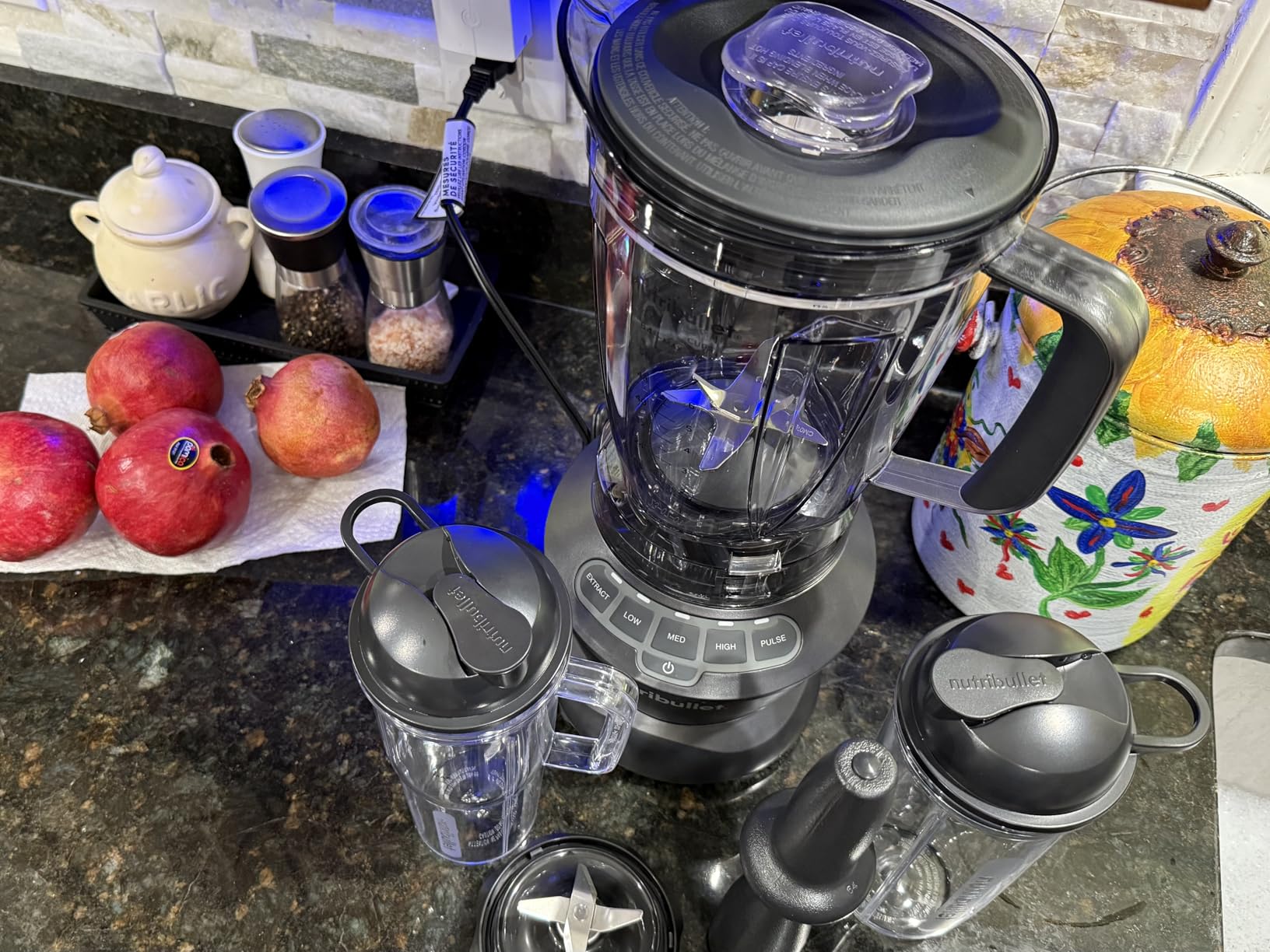 nutribullet Full-Size Blender Combo, Single-Serve & Large Capacity, 1200W, 64oz Pitcher, 32oz Cup, Extractor Blade, 3-Speed, Pulse, Smoothies, Soups, Sauces, Easy Cleaning, Matte Black, NBF50500AK customer photo 2