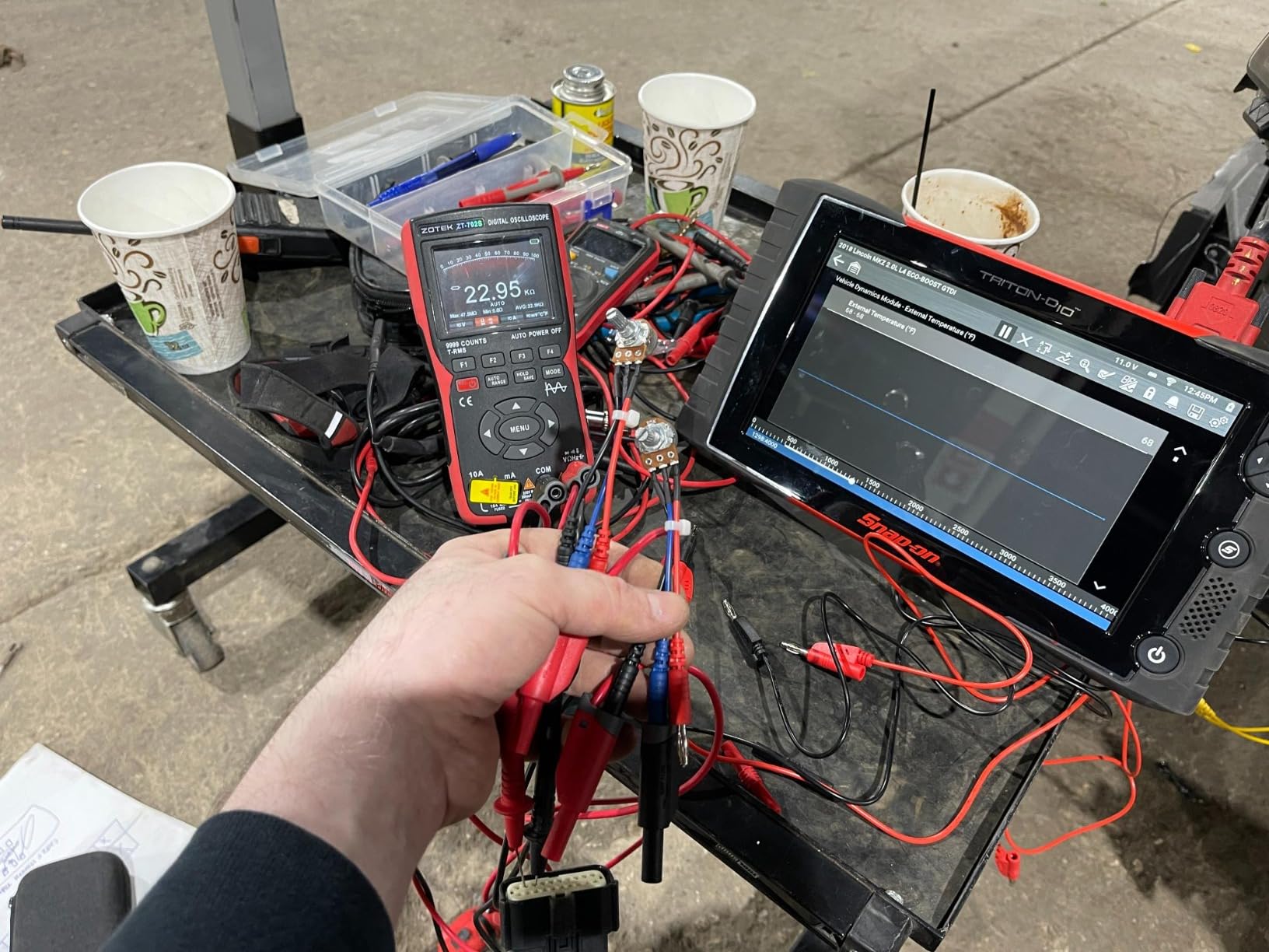702S 2 in 1 Handheld Automotive Oscilloscope Multimeter - 10MHz Bandwidth 48MS/s Sampling Rate,Auto-Ranging 9999 Counts T-RMS Multimeter with Temperature Tester for Electronics Repair Test customer photo 1