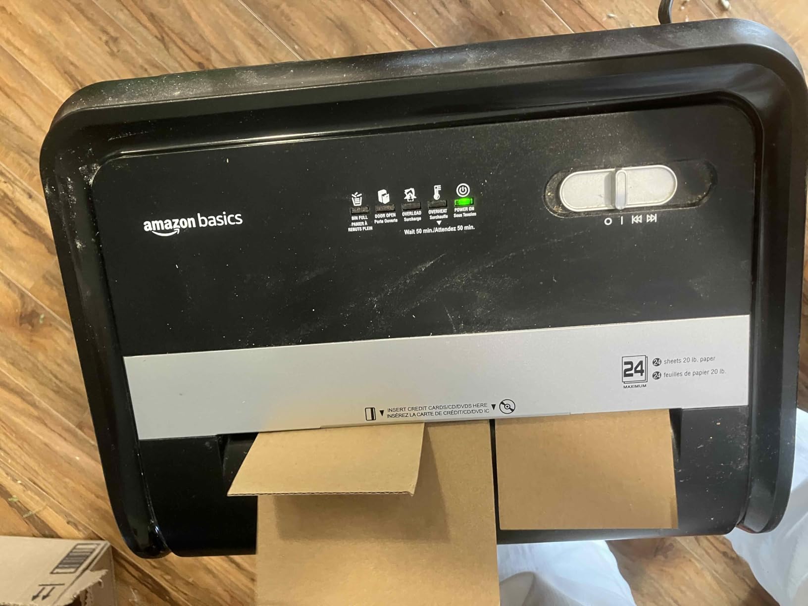 Amazon Basics 8-Sheet Cross Cut Paper and Credit Card Shredder for Security, Heavy Duty, White customer photo 2