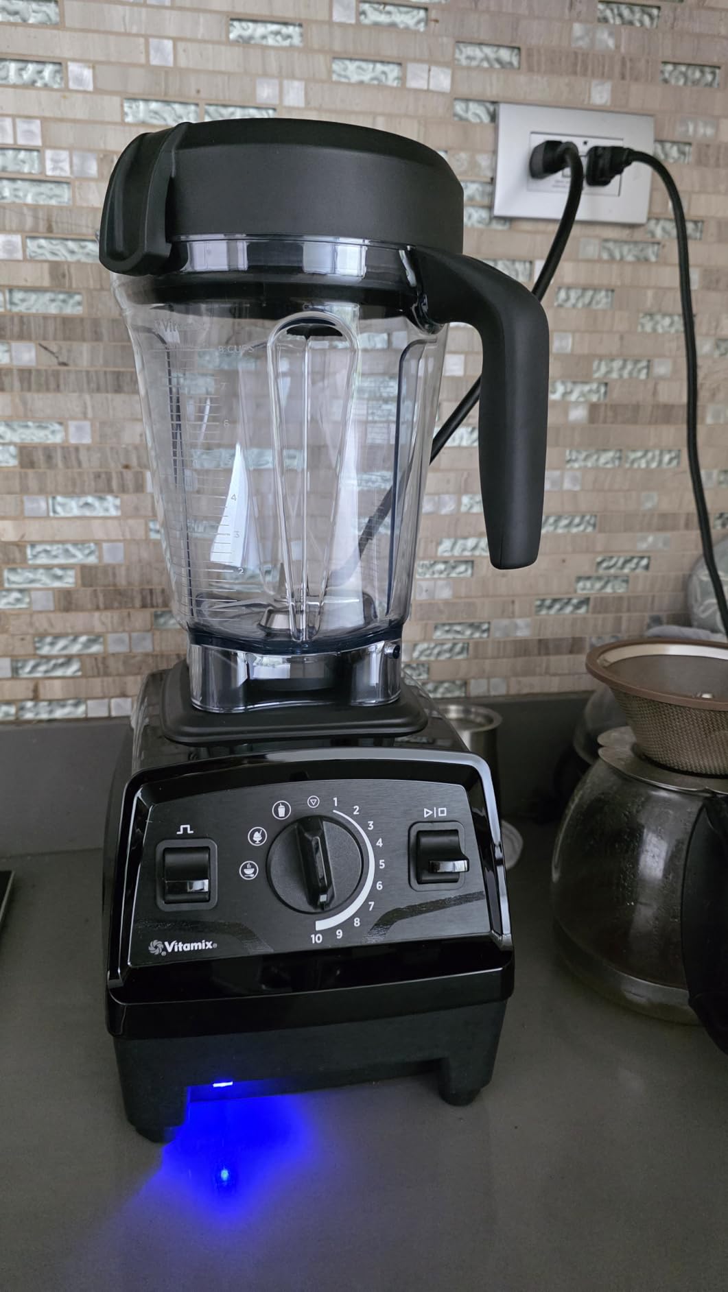 Vitamix Explorian Blender with Programs, Black (Renewed Premium), 48 oz. Container customer photo 1