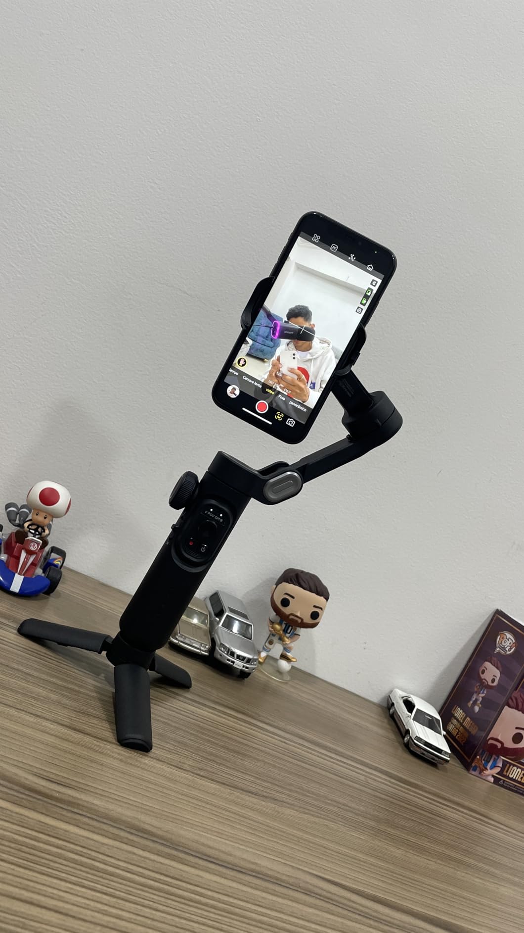 AOCHUAN Smart XE 3-Axis Gimbal Stabilizer for iPhone&Android,Foldable customer photo 2