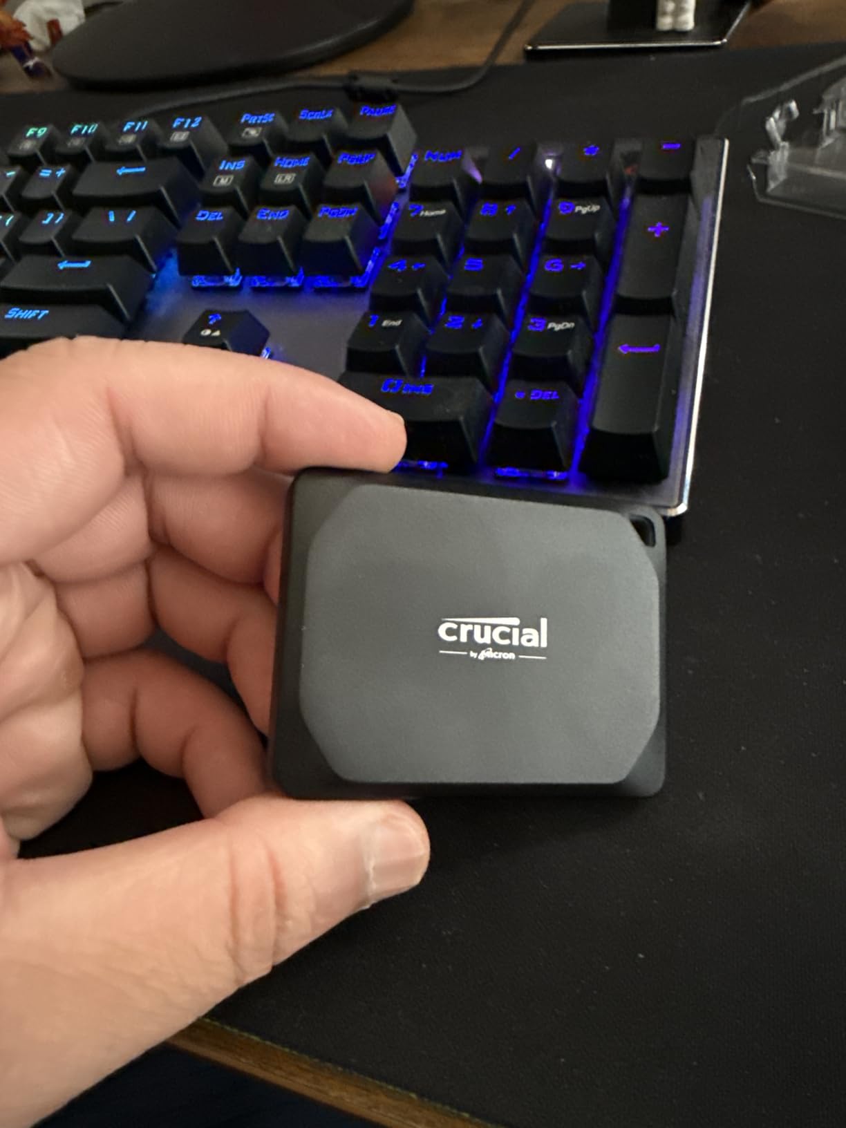 Crucial X10 Pro 2TB Portable SSD, Up to 2100MB/s Read, 2000MB/s Write, USB 3.2 USB-C, External Solid State Drive, Durable Storage for PC & Mac, for Professional Creators, Black - ‎CT2000X10PROSSD902 customer photo 1