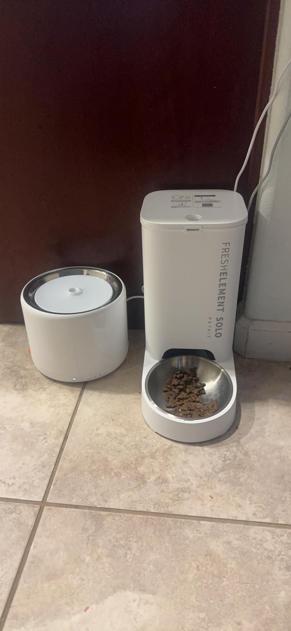 PETKIT Automatic Cat Feeder, 2.4G WiFi Automatic Dog Feeder, App Control Pet Food Dispenser with Triple Fresh-Lock System, Schedule Feeding, Food Shortage Alert, Dual Power-Charge&Battery, 3L Capacity customer photo 1