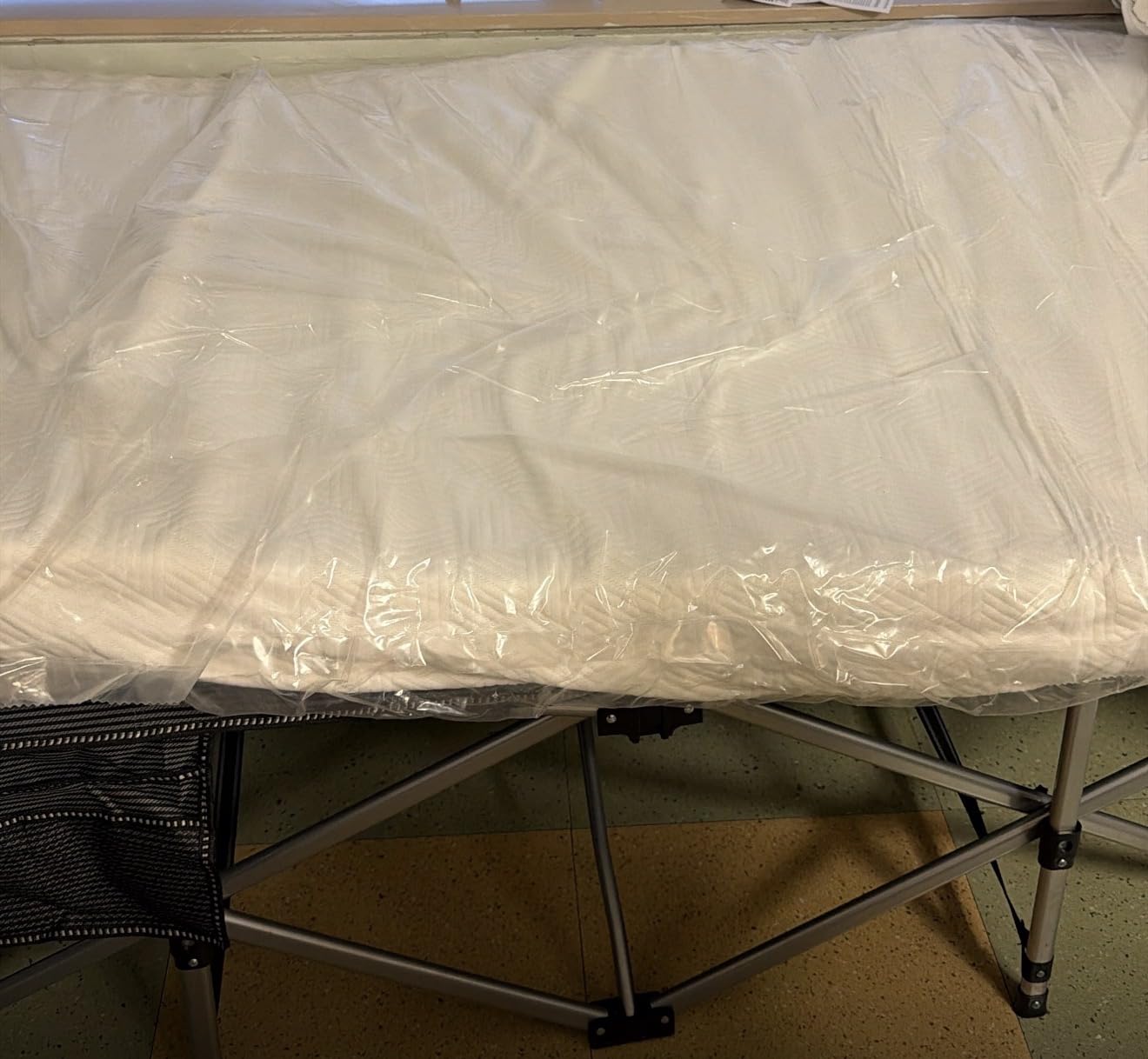 ABORON XXL Folding Camping Cot for Adults, 32 in Wide with Mattress, 900 lb customer photo 1