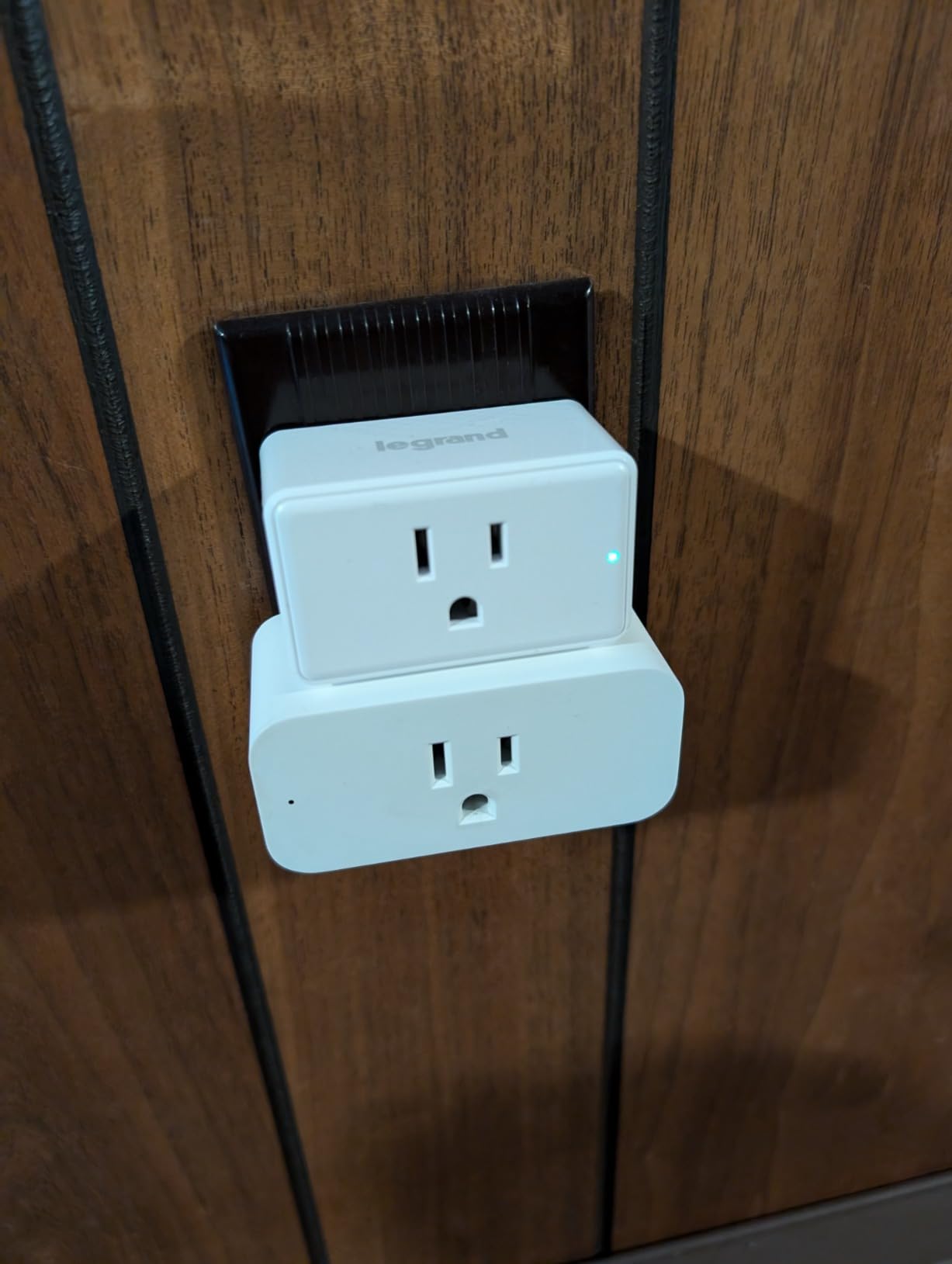 Legrand Radiant Wi-Fi Matter 15 Amp Smart Plug-in Switch, White, 1 Pack customer photo 1