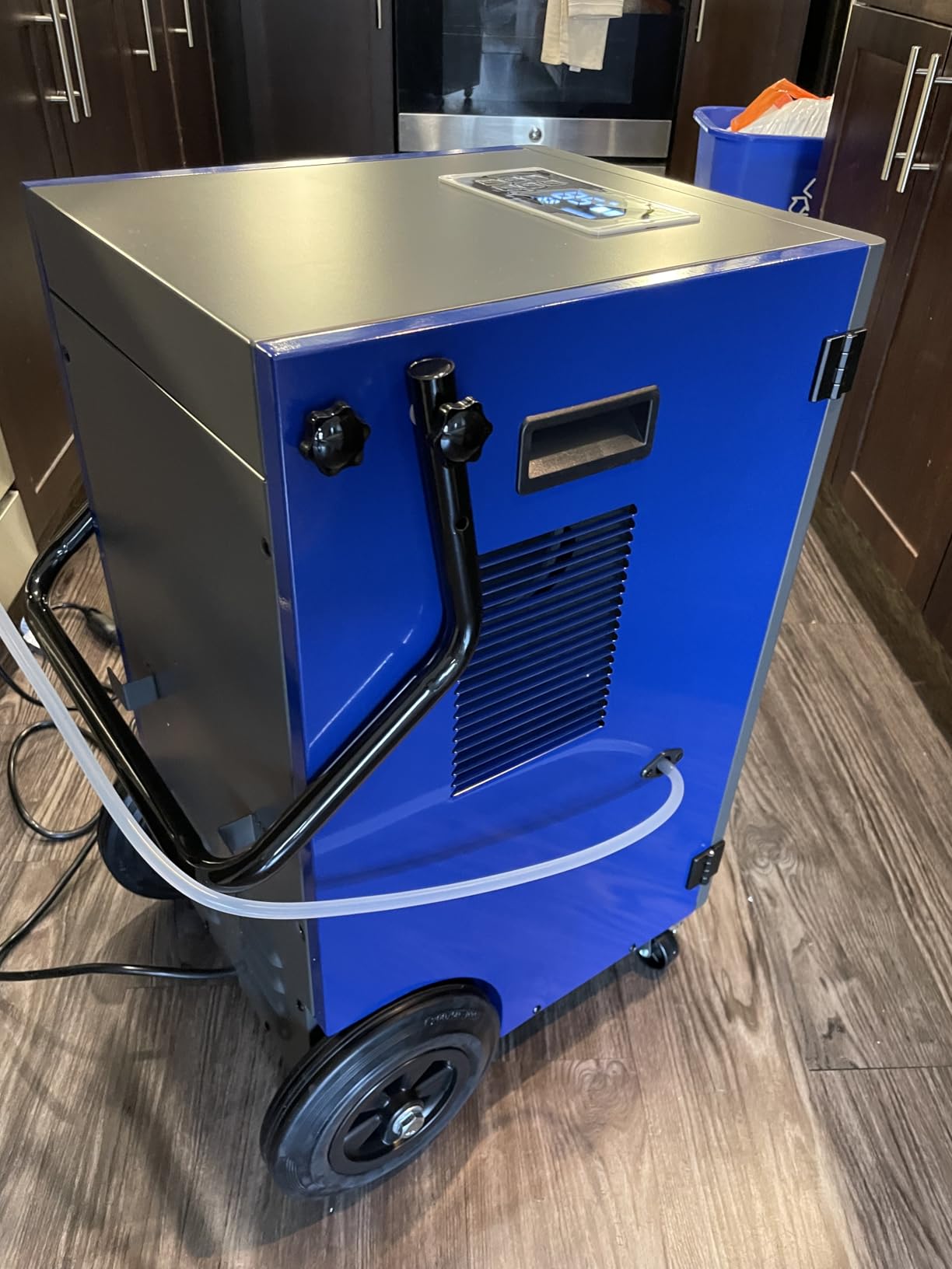 Yaufey 155 Pints Commercial Dehumidifier with Pump, for Basement up to 8000 Sq. Ft, Large Capacity Industrial Dehumidifier for Large Room with Intelligent Humidity Control customer photo 1