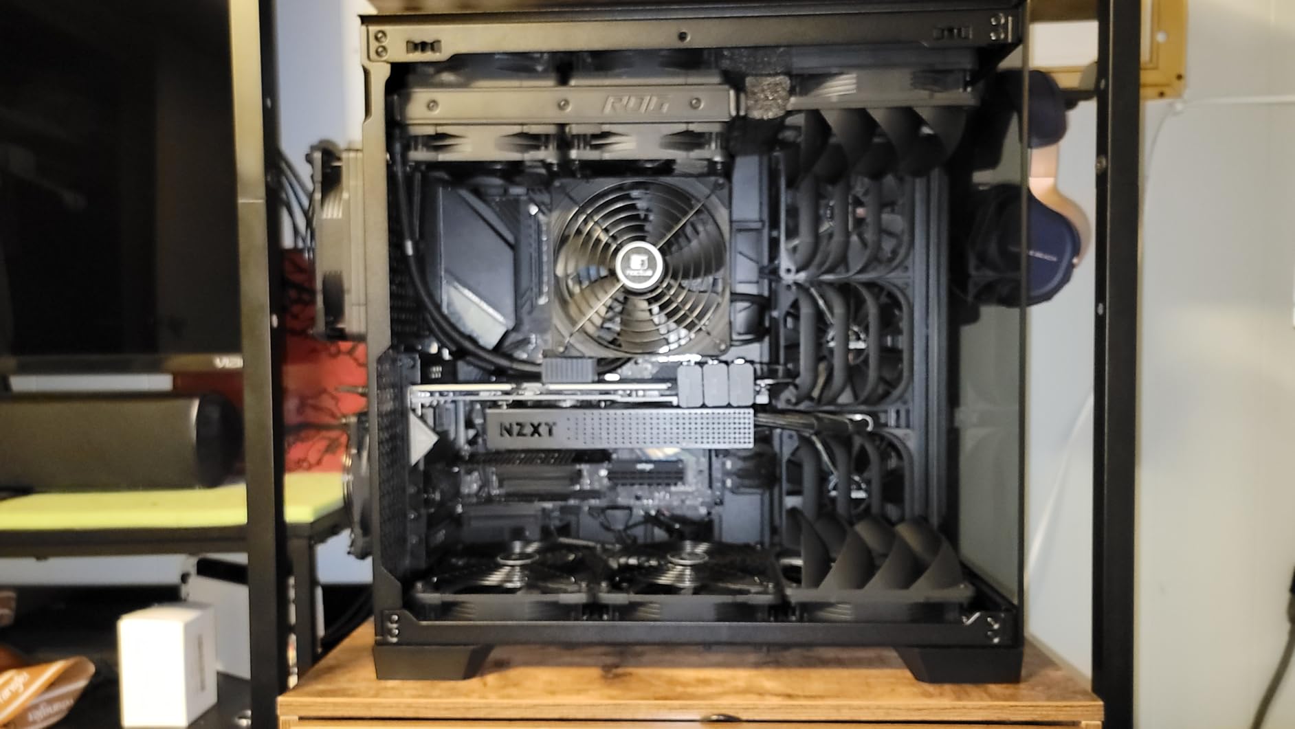 Antec C8 Full-Tower E-ATX PC Case, Dual-Chamber, No Fans, Black customer photo 1